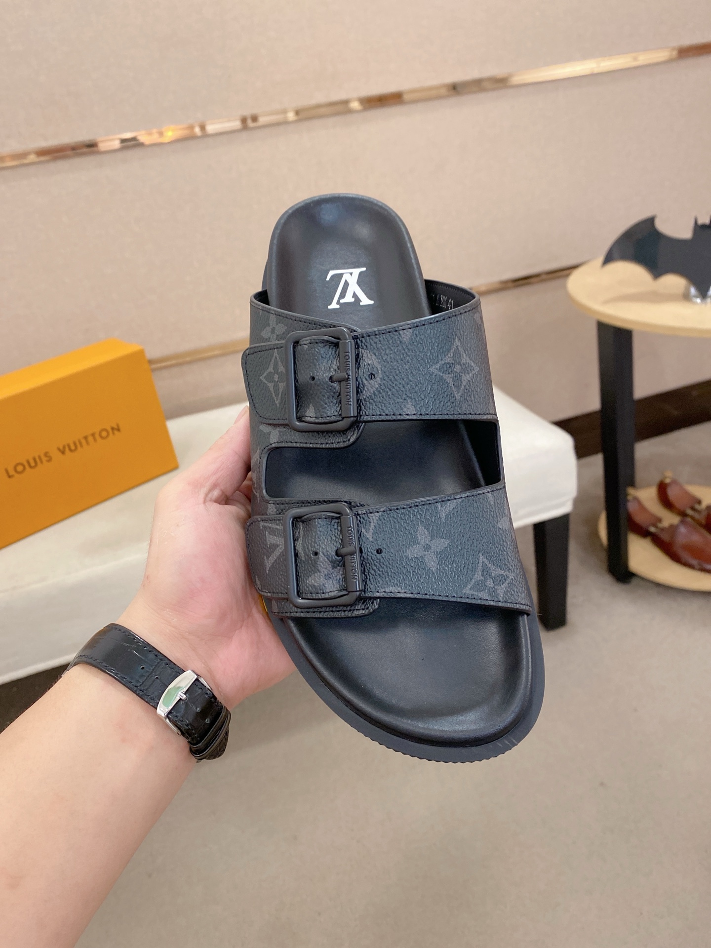 Louis Vuitton Men's Leather Sandals - Stylish & Comfortable, Sizes 38-44 3 i1746858784778 4633 0 1