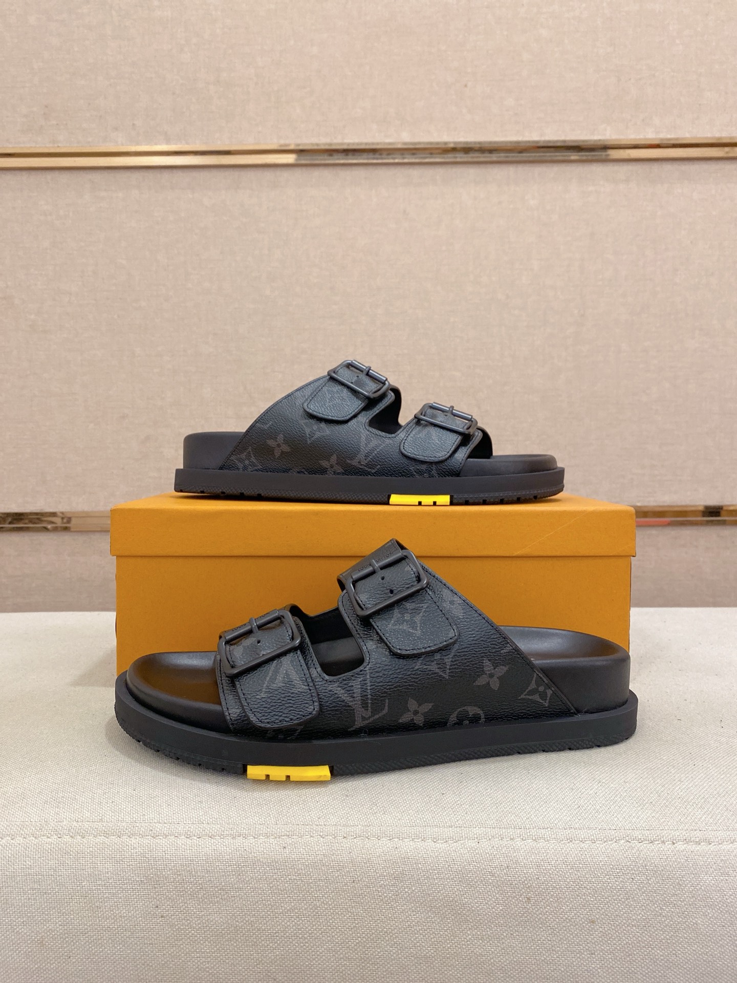 Louis Vuitton Men's Leather Sandals - Stylish & Comfortable, Sizes 38-44 8 i1746858784851 8929 0 5
