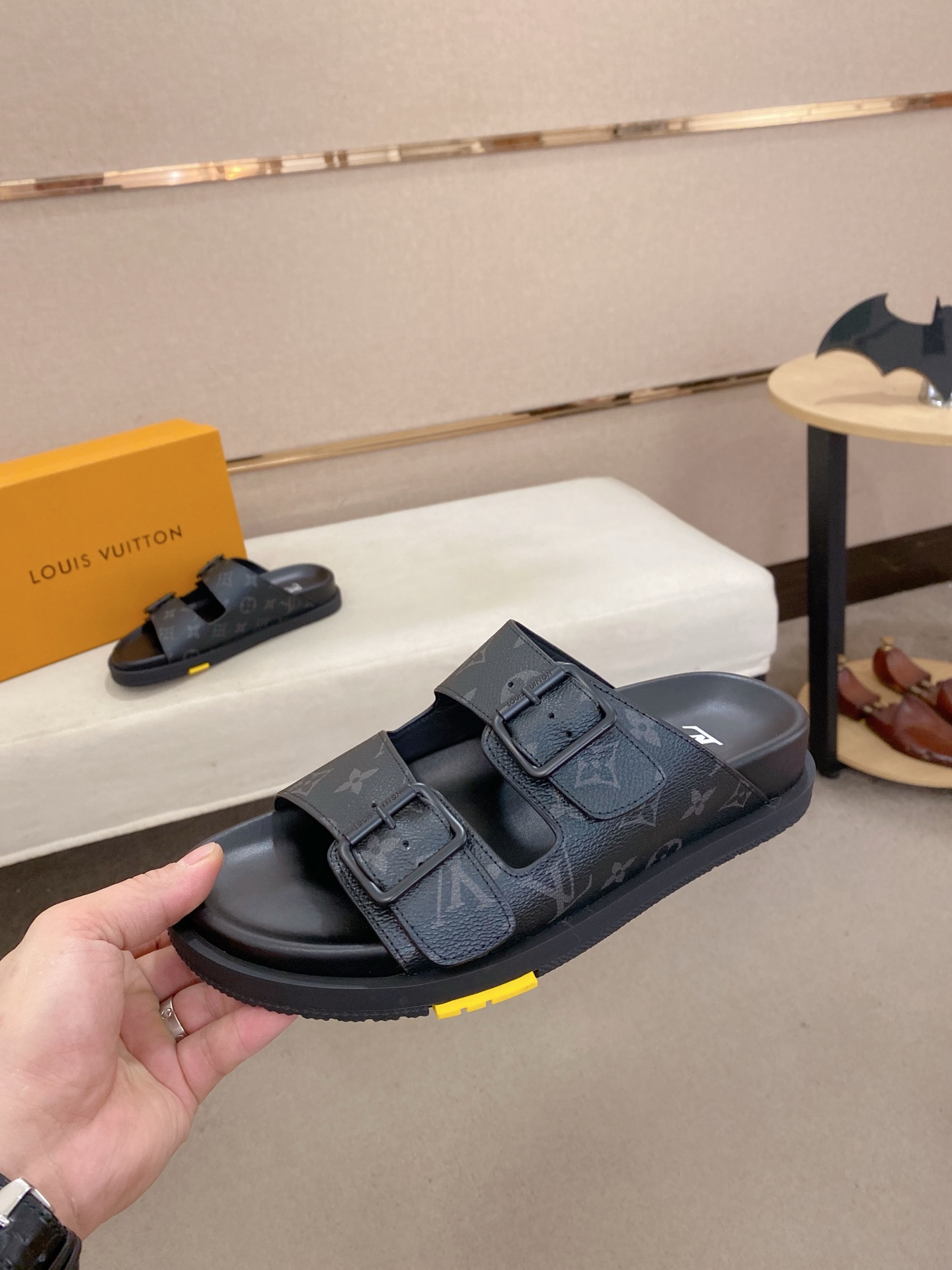 Louis Vuitton Men's Leather Sandals - Stylish & Comfortable, Sizes 38-44 4 i1746858785847 37 0 2