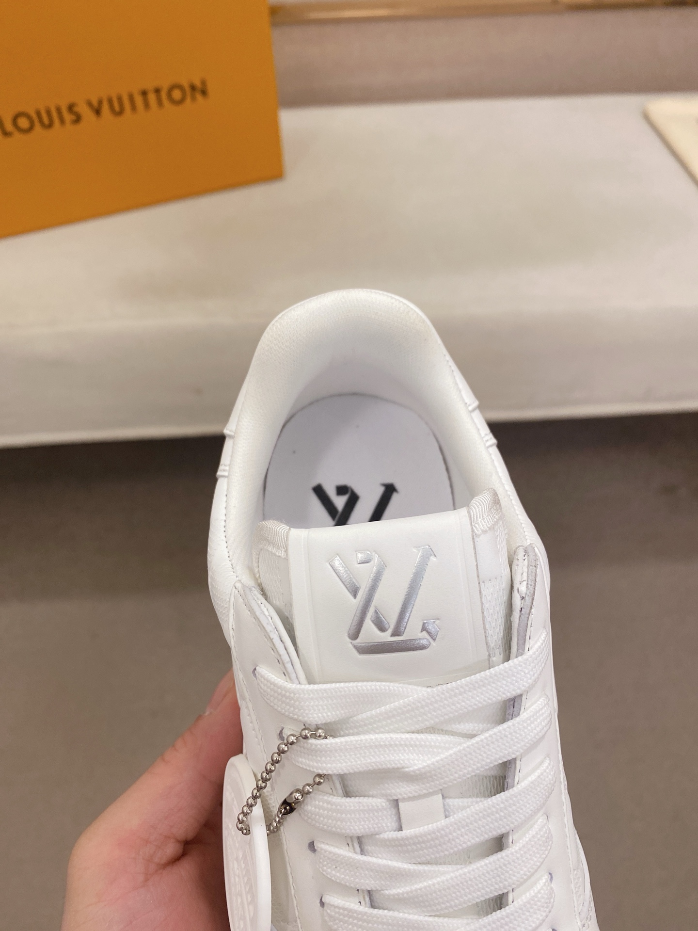 Louis Vuitton Men's White Leather Sneaker Luxury Designer Shoes Size 38-44 6 i1746942629763 3733 0 4