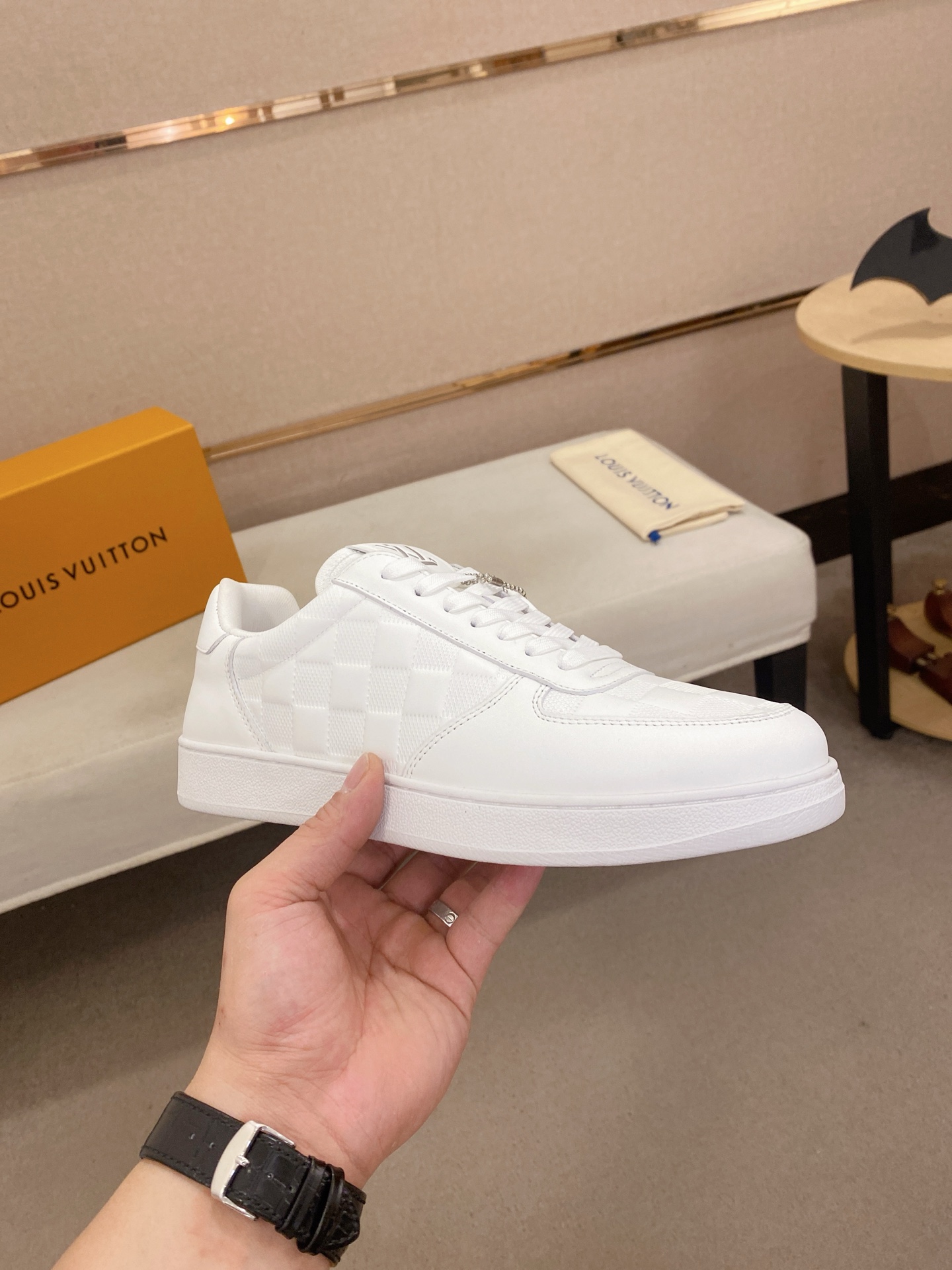 Louis Vuitton Men's White Leather Sneaker Luxury Designer Shoes Size 38-44 5 i1746942630801 2588 0 3