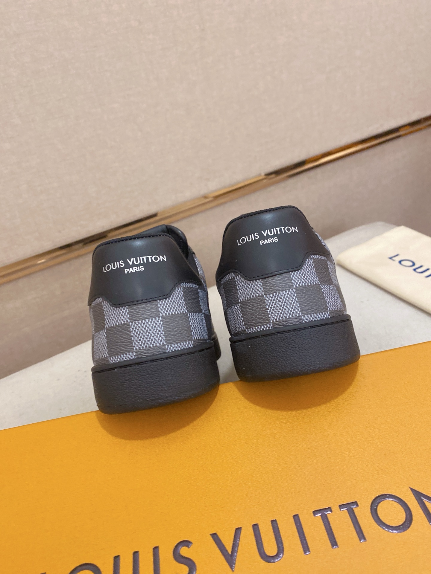 Louis Vuitton Men's Sneaker in Damier Graphite Leather, Size 38-44 9 i1746942687965 2540 0 7