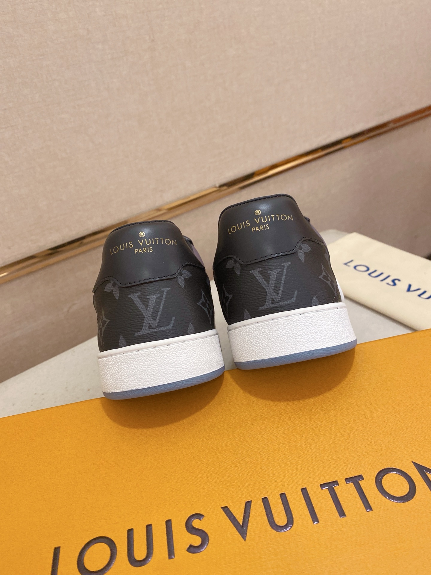 Louis Vuitton Men's Leather Sneaker, Stylish Pattern, Comfortable Fit Size 38-44 9 i1746943043293 5848 0 8
