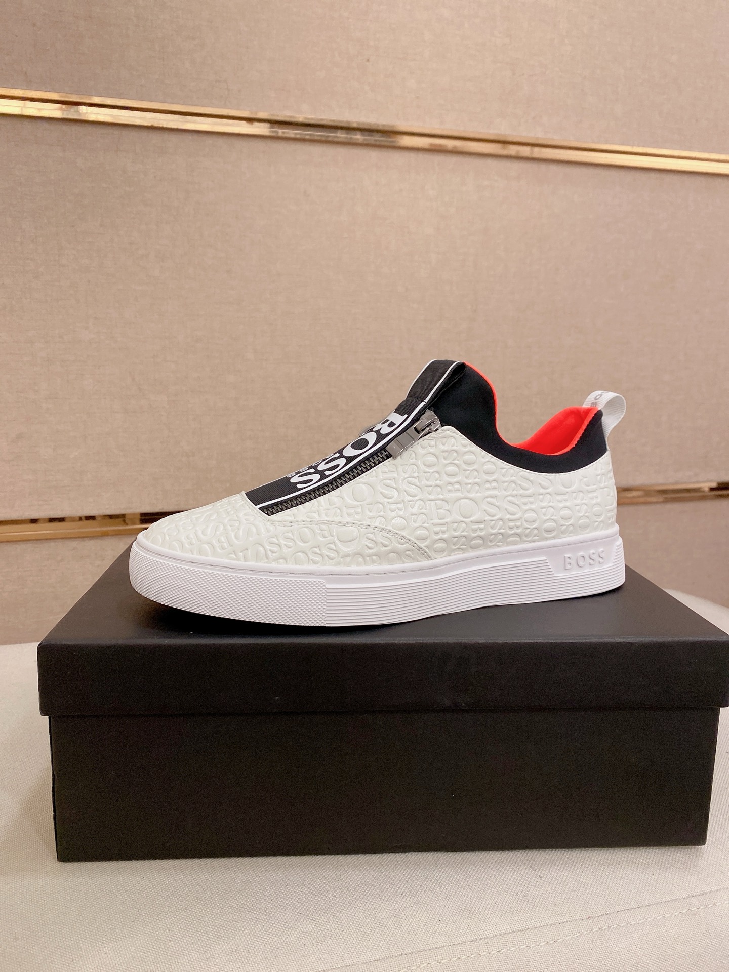 NO:756232,: [BOSS] The latest casual men's shoes, welcome to 1:1 comparison, single style BOSS Hong Kong counter casual shoes, counter quality, support inspection, high-quality workmanship, uppers made of Italian imported calf leather, breathable mesh lining sheepskin insoles, original fashionable sports outsole, casual fashion, high-end quality, size 38-44.45 can be customized and non-returnable!  ,,cowhide,sheepskin19860909:【BOSS】最新休闲男鞋,欢迎1:1对比,爆单款BOSS香港专柜休闲鞋,专柜品质,支持验货,优质做工,鞋面采用意大利进口胎牛皮 透气网里羊皮鞋垫原版时尚运动大底 ,休闲时尚,高端品质,码数38-44.45可定做不退换！,,cowhide,sheepskin,Men's shoes