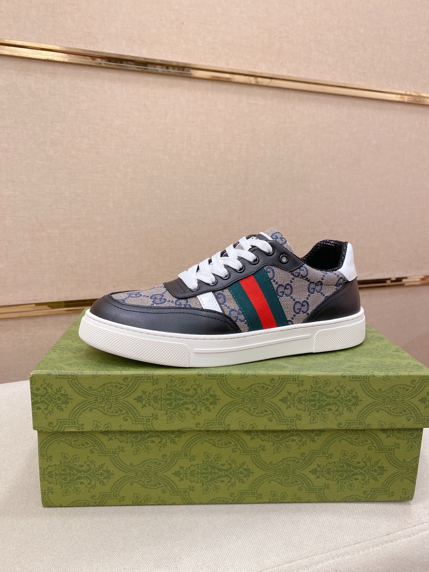 Gucci Zapatillas Deportivas de Piel para Hombre - Diseño Italiano Exclusivo
