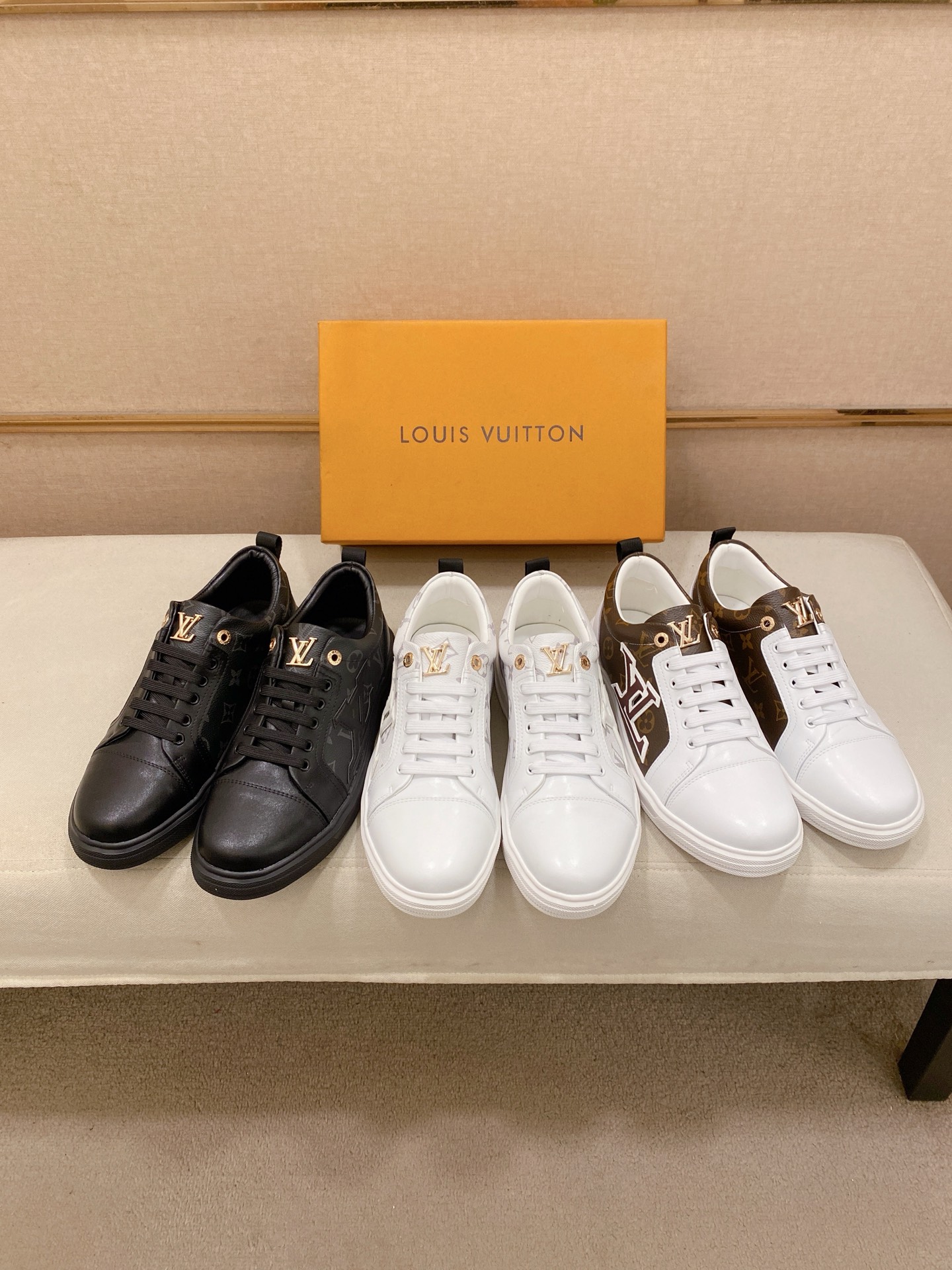 工厂价 280💰louis vuitton(路易威登/lv)🔍🔍新款专柜同步发售，鞋面🇮🇹意大利进口头层牛皮，全进口羊皮内里💪💪，完全1⃣️比1⃣️复刻🇮🇹💪💪，⚠鞋底：原厂特供原版底，独家活动成型底超级舒适，⚠原厂跟单货🔍高品质，可随意进出专柜，欢迎对比⚠。码数:38-44（45/订做不退换）