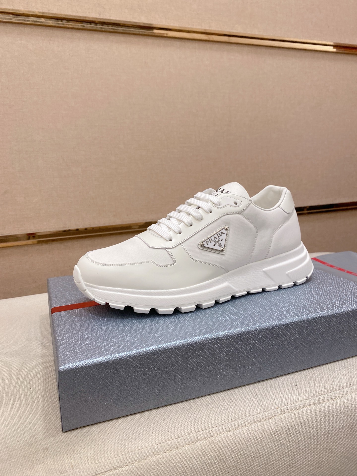 NO:729246,: .Higher version with airplane case [PRADA] Men's shoe counter popular model, official website synchronization, high-quality shipment, fabric original first-layer cowhide, lining cowhide feet + cowhide lining, outsole original TPU code number 38-44.45.46 customized.,,prada,prada,cowhide19860909: .高版本 配飞机盒【PRADA普拉达】男鞋专柜爆款,官网同步,高品质出货 面料原版头层牛皮 内里牛皮垫脚+牛皮内里, 大底原厂TPU 码数38-44.45.46定做.,,prada,prada,cowhide,Men's shoes