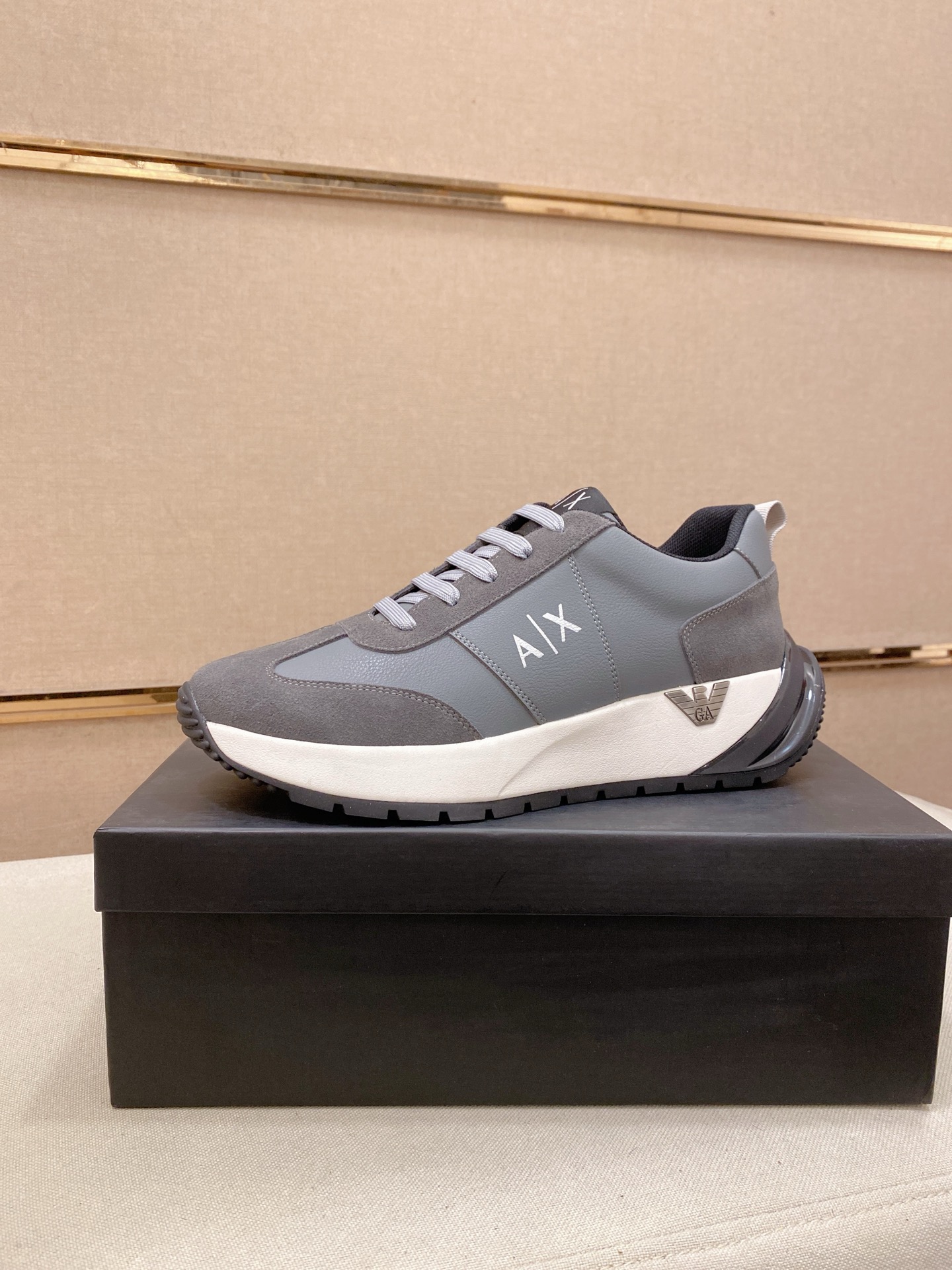 NO:690189,: Armani ARMARNI official website's latest casual and fashionable men's shoes, hot-selling style, simple and elegant, exclusive for trendy men. Unique official website's latest brand elements and original decoration, fashionable and generous, original fabric and original cowhide breathable lining, official website designated wear-resistant casual outsole, counter classic model actual shooting 38-44,,armani,marni,armani,cowhide19860909: 阿玛尼 ARMARNI 官网最新款休闲时尚男鞋,爆款版型简洁大气,潮男专属.独有的官网最新品牌元素元素原版装饰,时尚又大方,面料原版牛皮透气内里,官网指定耐磨休闲大底,专柜经典款实物拍摄38-44,,armani,marni,armani,cowhide,Men's shoes