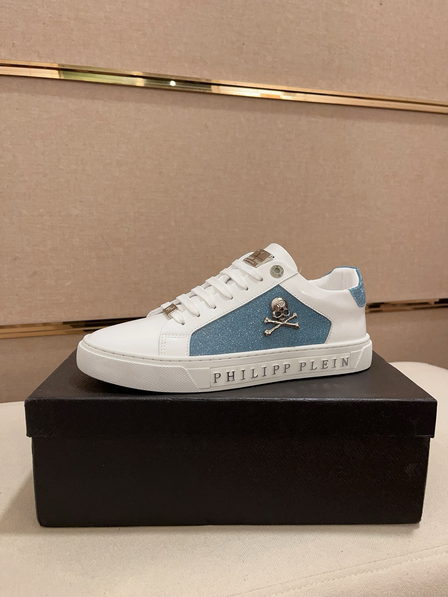 NO:778857,: 'PP' Top Purchasing Men's Counter is on sale at the same time. The correct code number is 38-44#, Italian imported cowhide, imported hardware, sheepskin lining soles. The original soles are specially provided by the original factory. The exclusive movable molded soles are super comfortable. Original factory follow-up products. High quality. You can enter and exit the counter at will. Comparisons are welcome (can be customized for 45 non-returnable),,cowhide,sheepskin19860909: 《PP》顶级代购男士专柜同步发售 正码数38-44#,意大利进口牛皮 进口五金 羊皮内里鞋底原厂特供原版底,独家活动成型底超级舒适,原厂跟单货,高品质,可随意进出专柜,欢迎对比（可定做45不退换）,,cowhide,sheepskin,Men's shoes