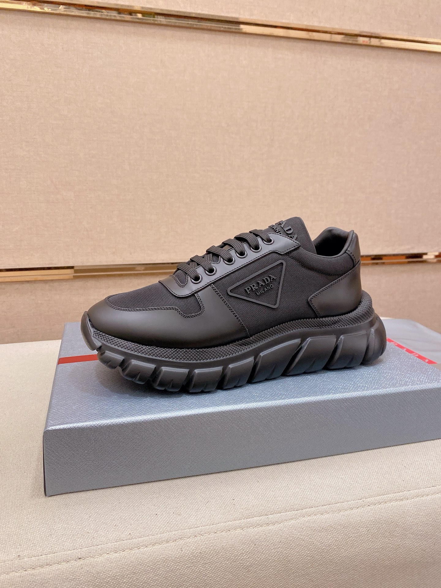 NO:834400,: .High version [PRADA] popular in men's shoe counters, synchronized with the official website, high-quality shipping, original first-layer cowhide fabric, cowhide foot pads + cowhide lining, outsole original TPU code number 38-44.45.46 customized.,,prada,prada,cowhide19860909: .高版本【PRADA普拉达】男鞋专柜爆款,官网同步,高品质出货 面料原版头层牛皮 内里牛皮垫脚+牛皮内里, 大底原厂TPU 码数38-44.45.46定做.,,prada,prada,cowhide,Men's shoes