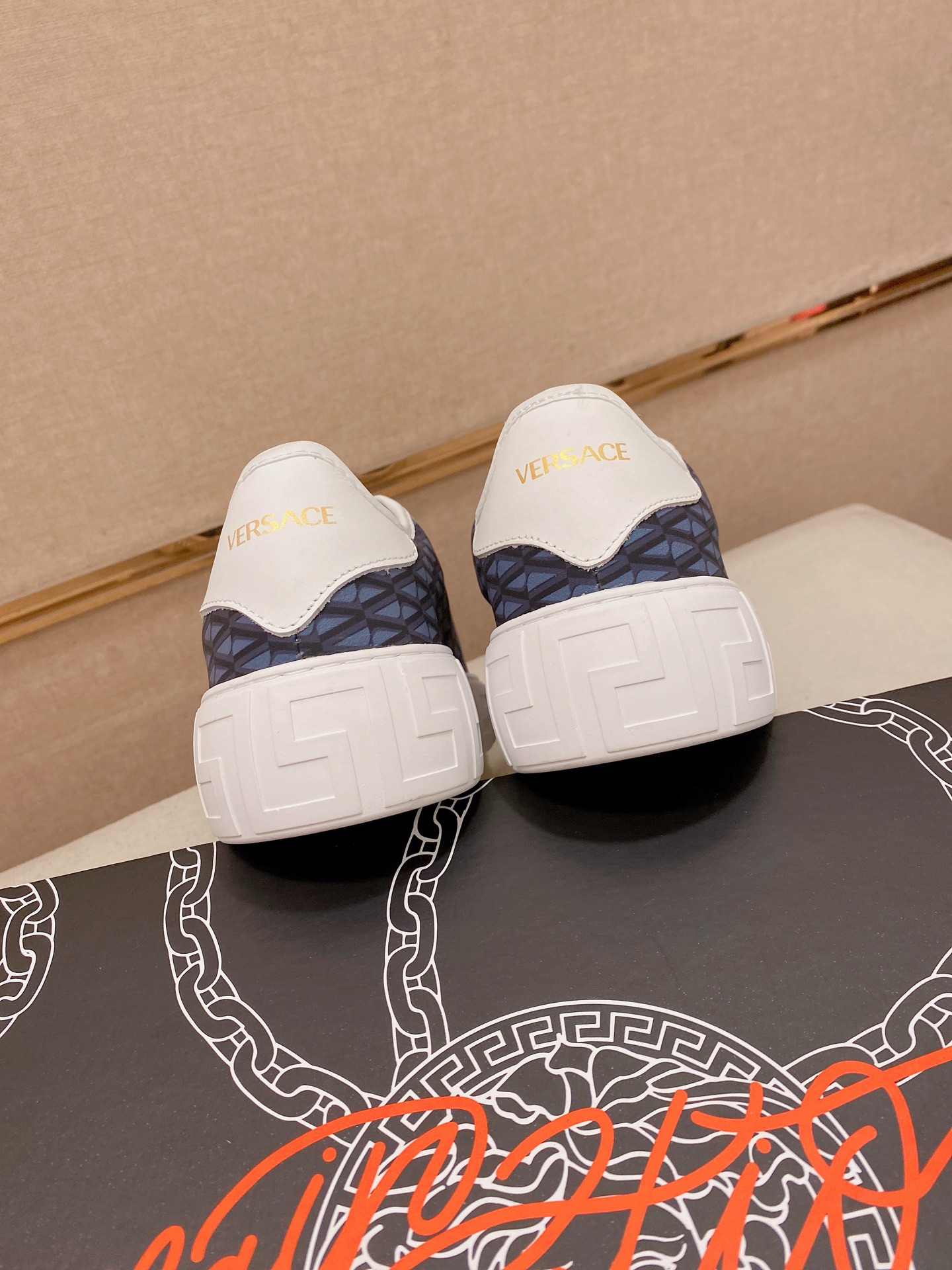 Versace Style Leather Men's Shoes style reference detail image 8 from source 781459