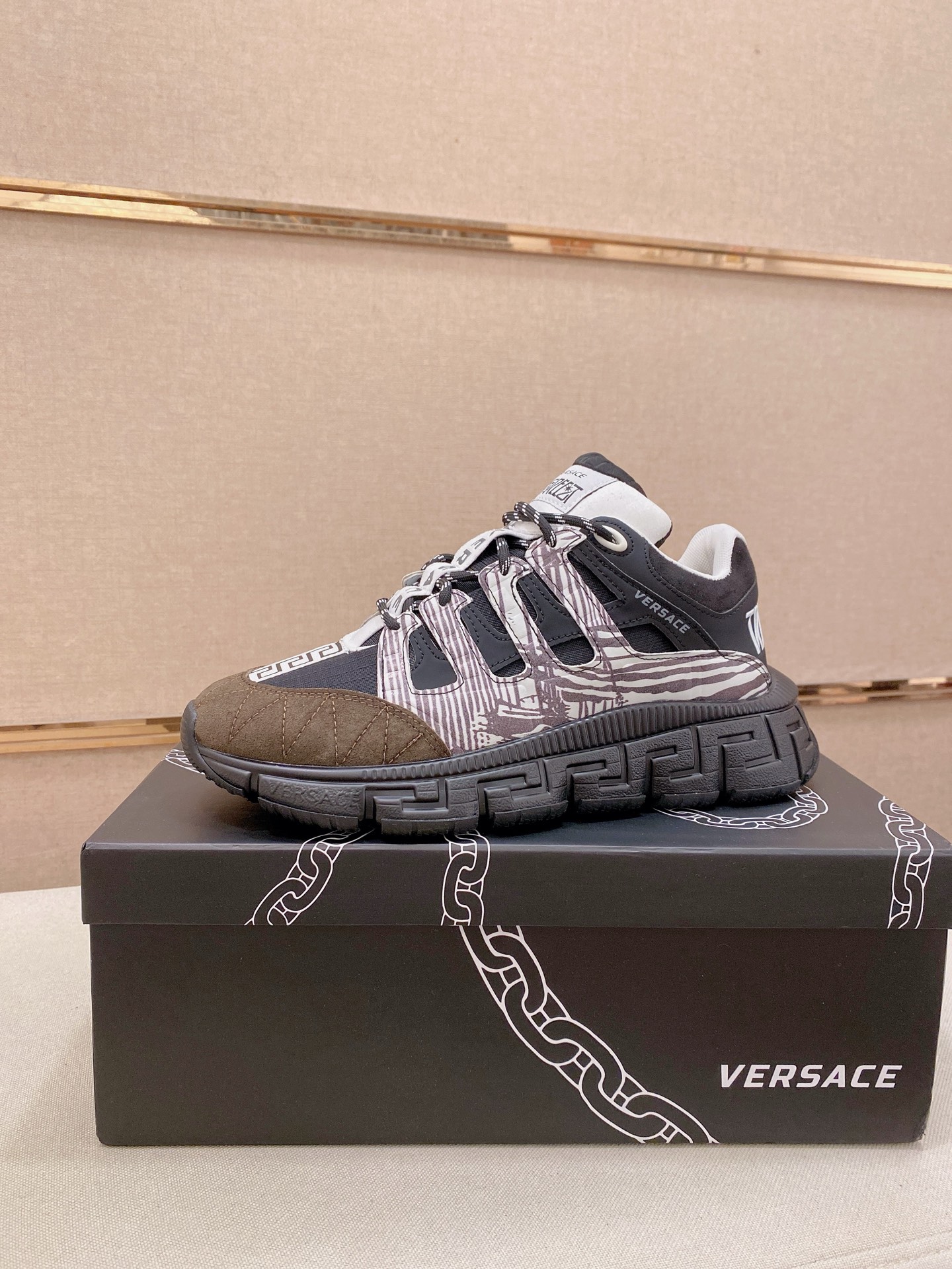 Versace Style Leather Men's Shoes style reference detail image 1 from source 781462