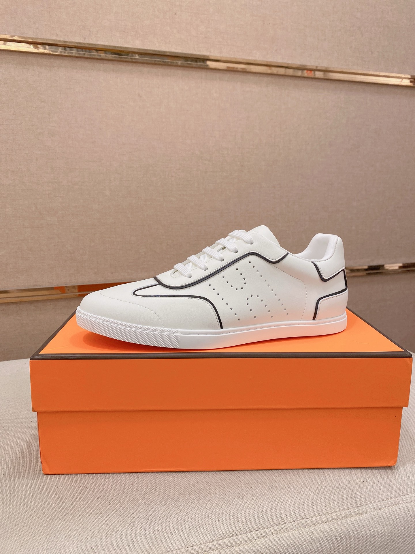 Hermes Style Leather Men's Shoes style reference detail image 1 from source 781604