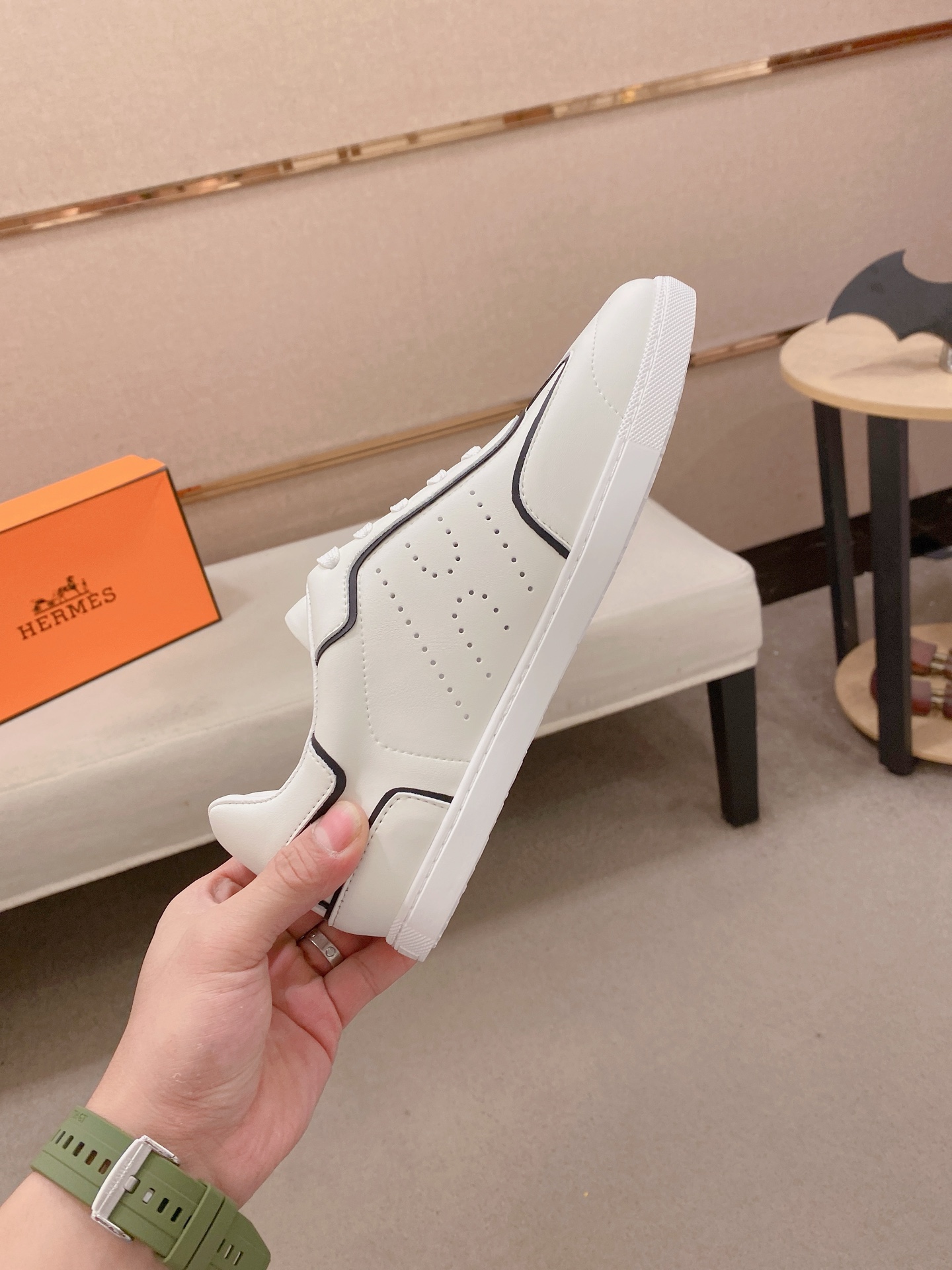 Hermes Style Leather Men's Shoes style reference detail image 5 from source 781604