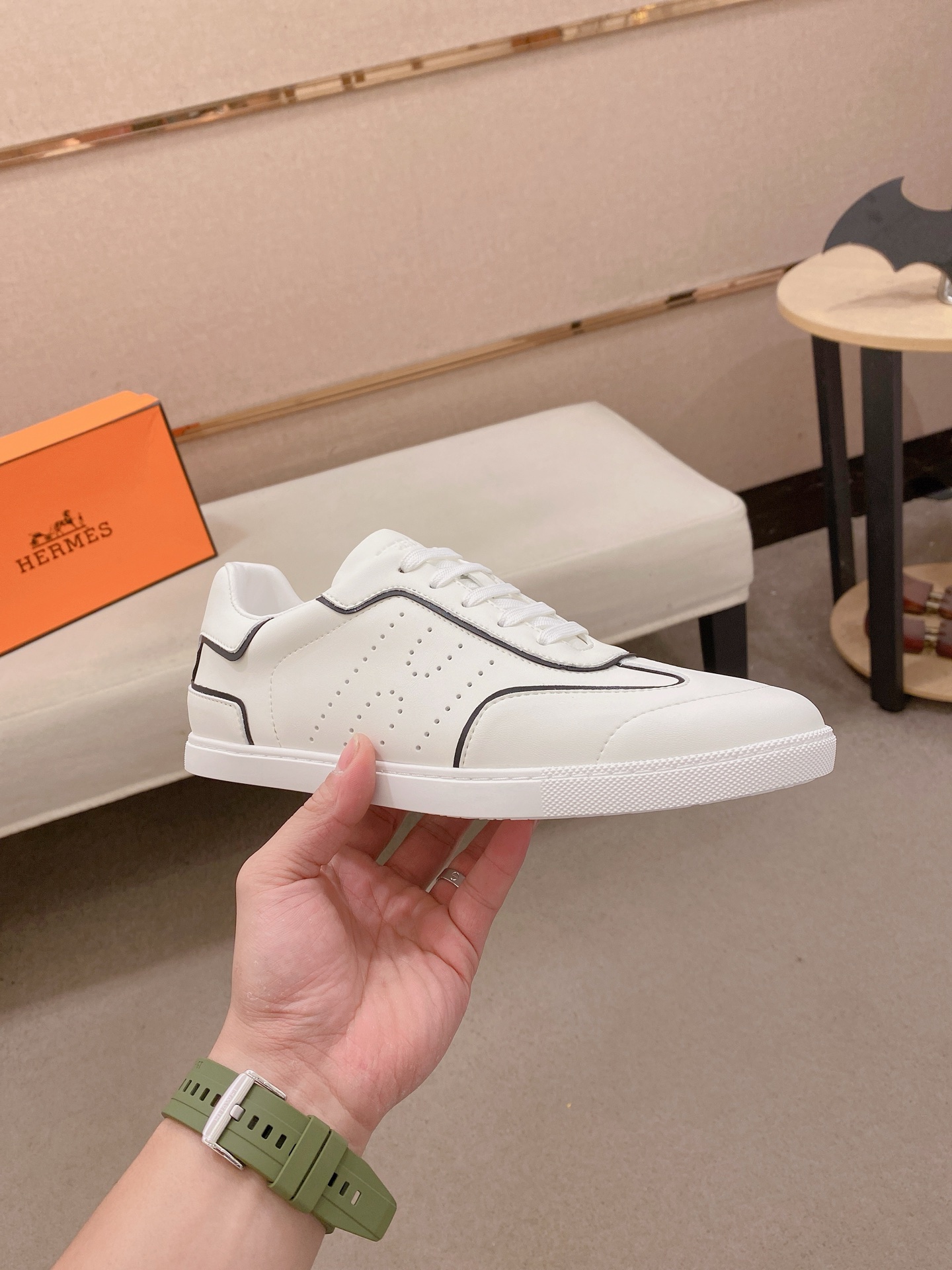 Hermes Style Leather Men's Shoes style reference detail image 4 from source 781604