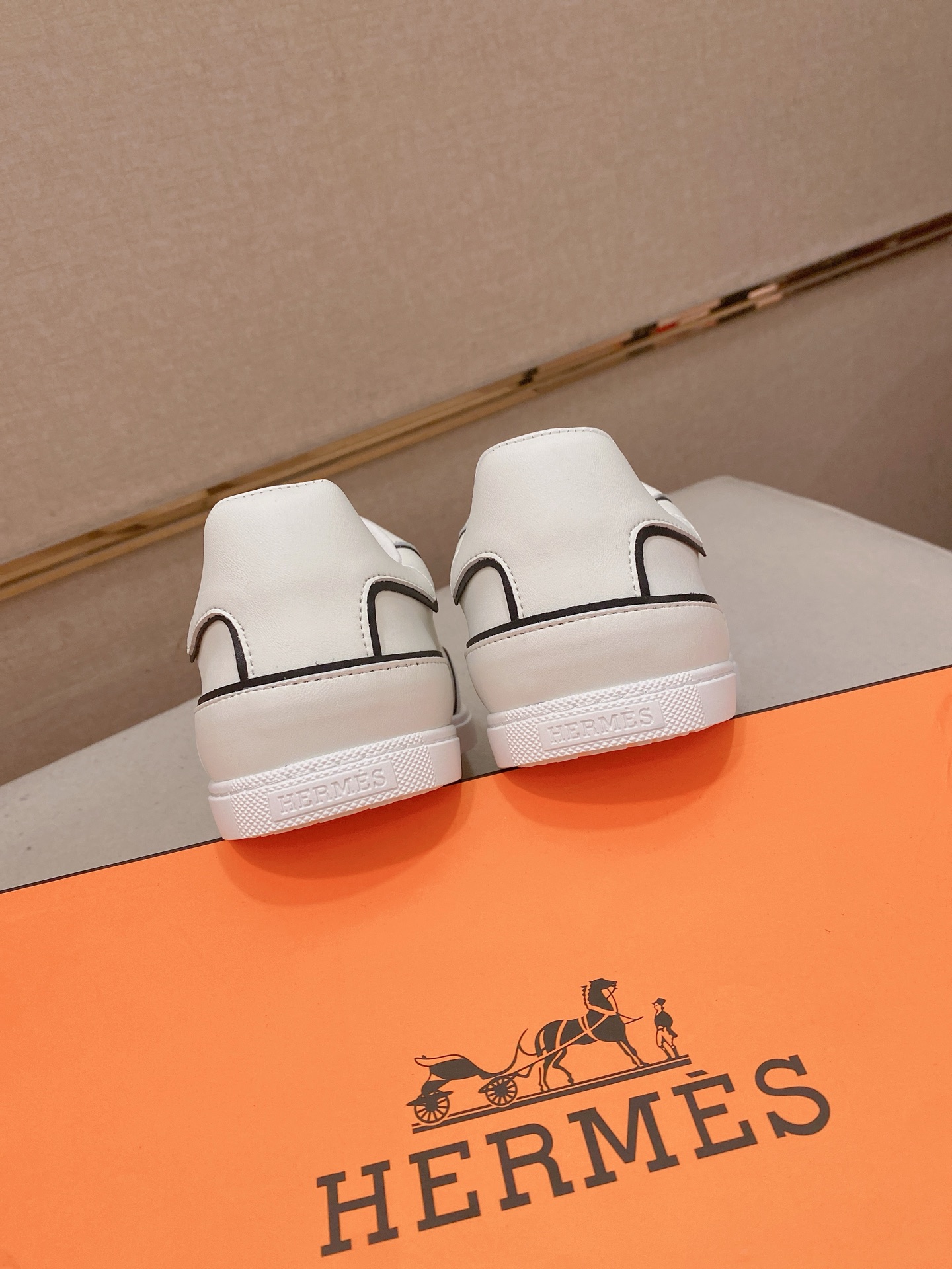 Hermes Style Leather Men's Shoes style reference detail image 8 from source 781604