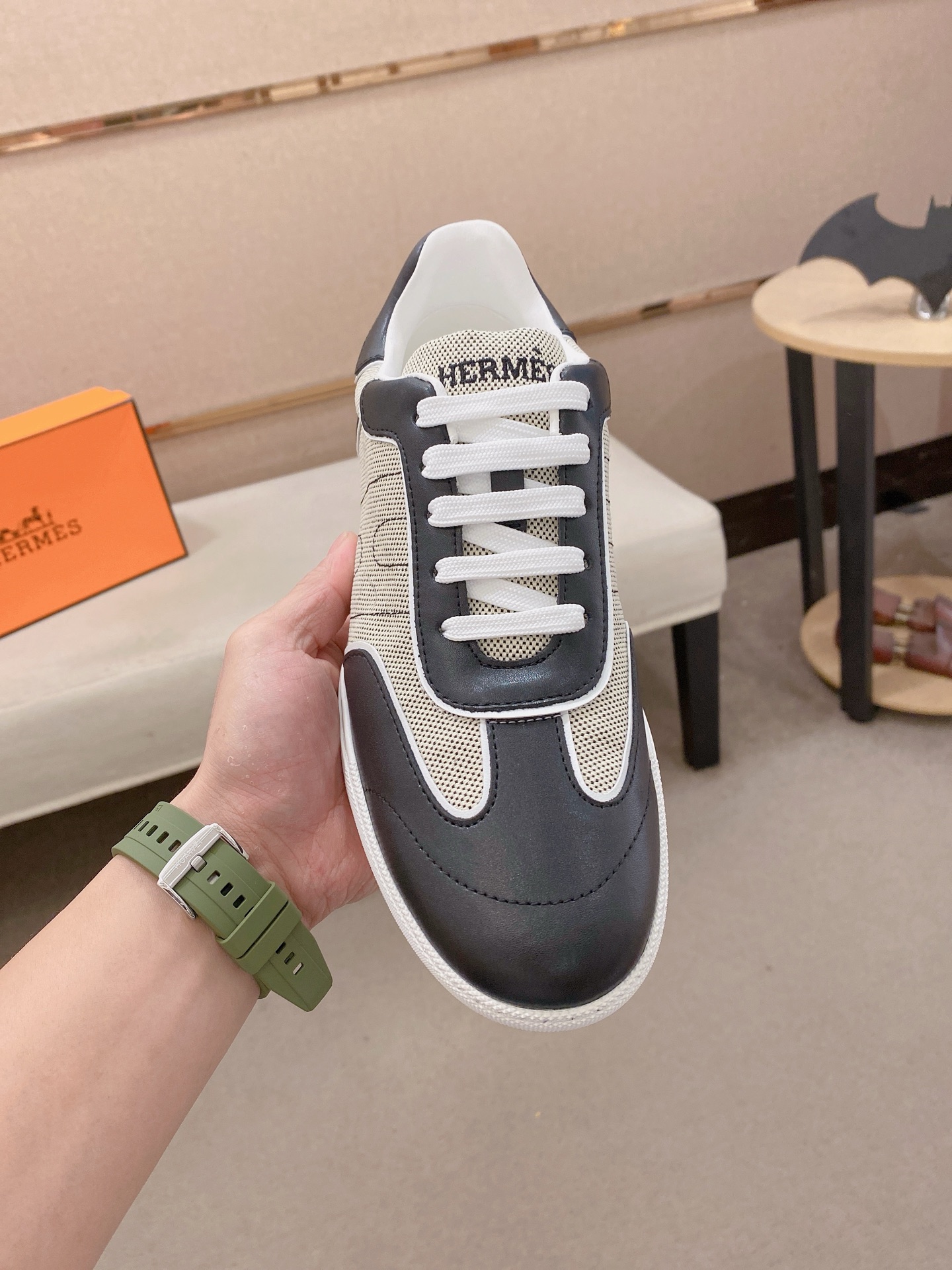 Hermes Style Leather Men's Shoes style reference detail image 2 from source 781605