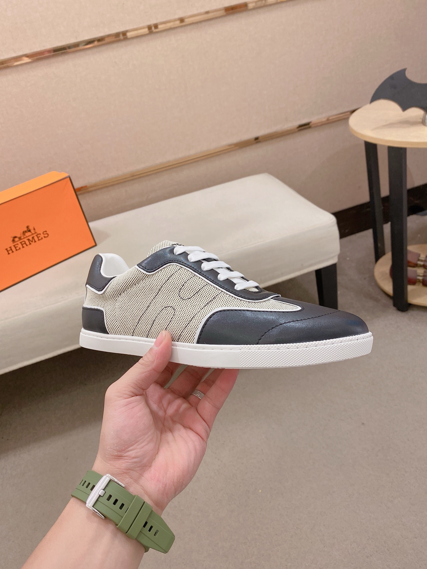 Hermes Style Leather Men's Shoes style reference detail image 4 from source 781605