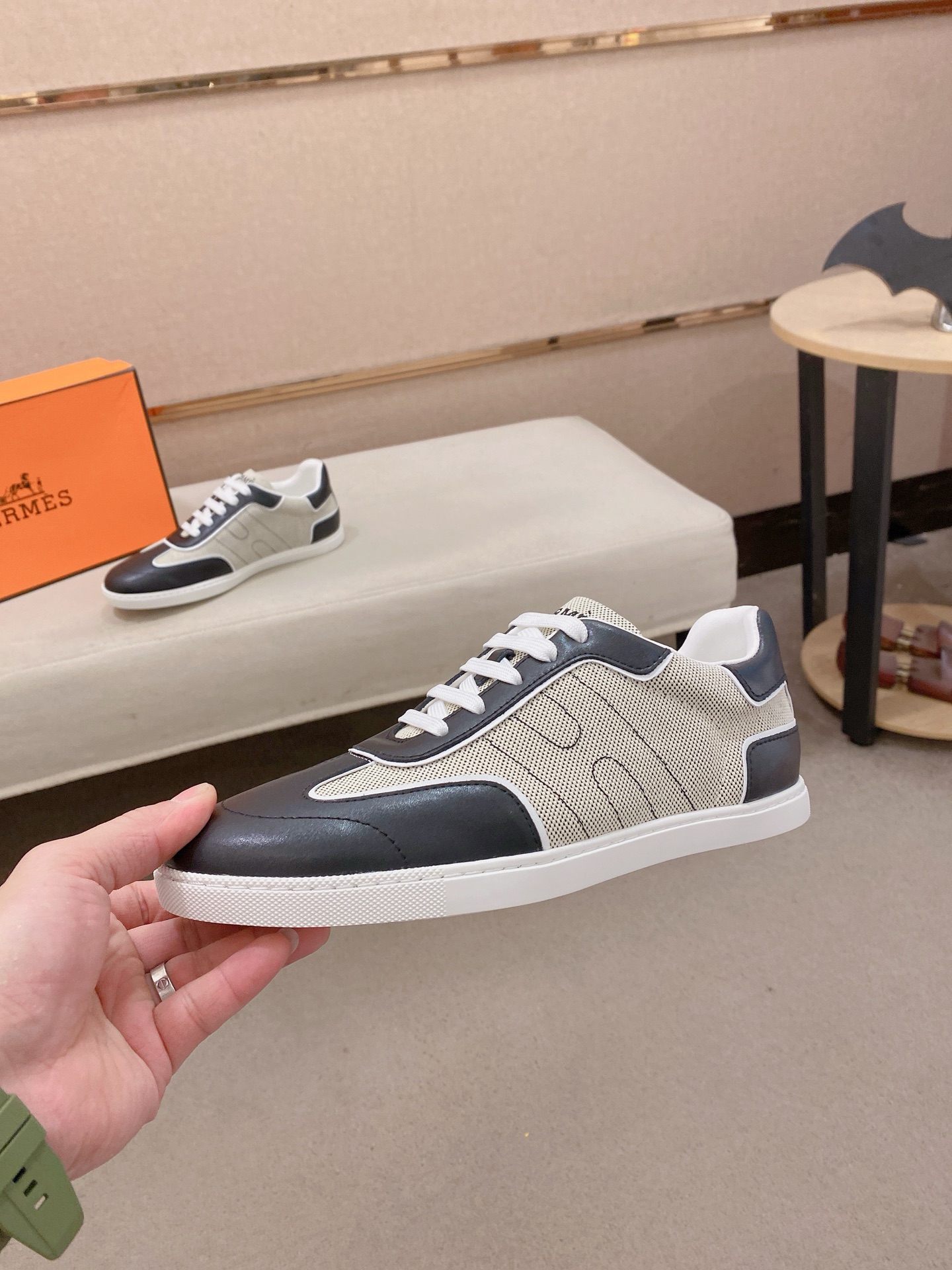 Hermes Style Leather Men's Shoes style reference detail image 3 from source 781605