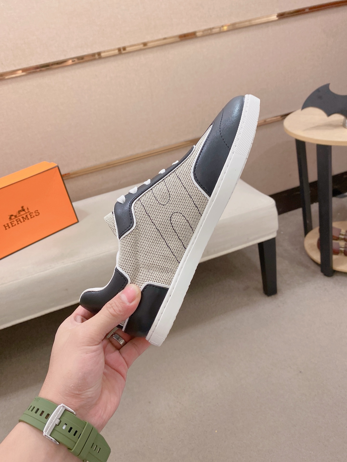 Hermes Style Leather Men's Shoes style reference detail image 5 from source 781605