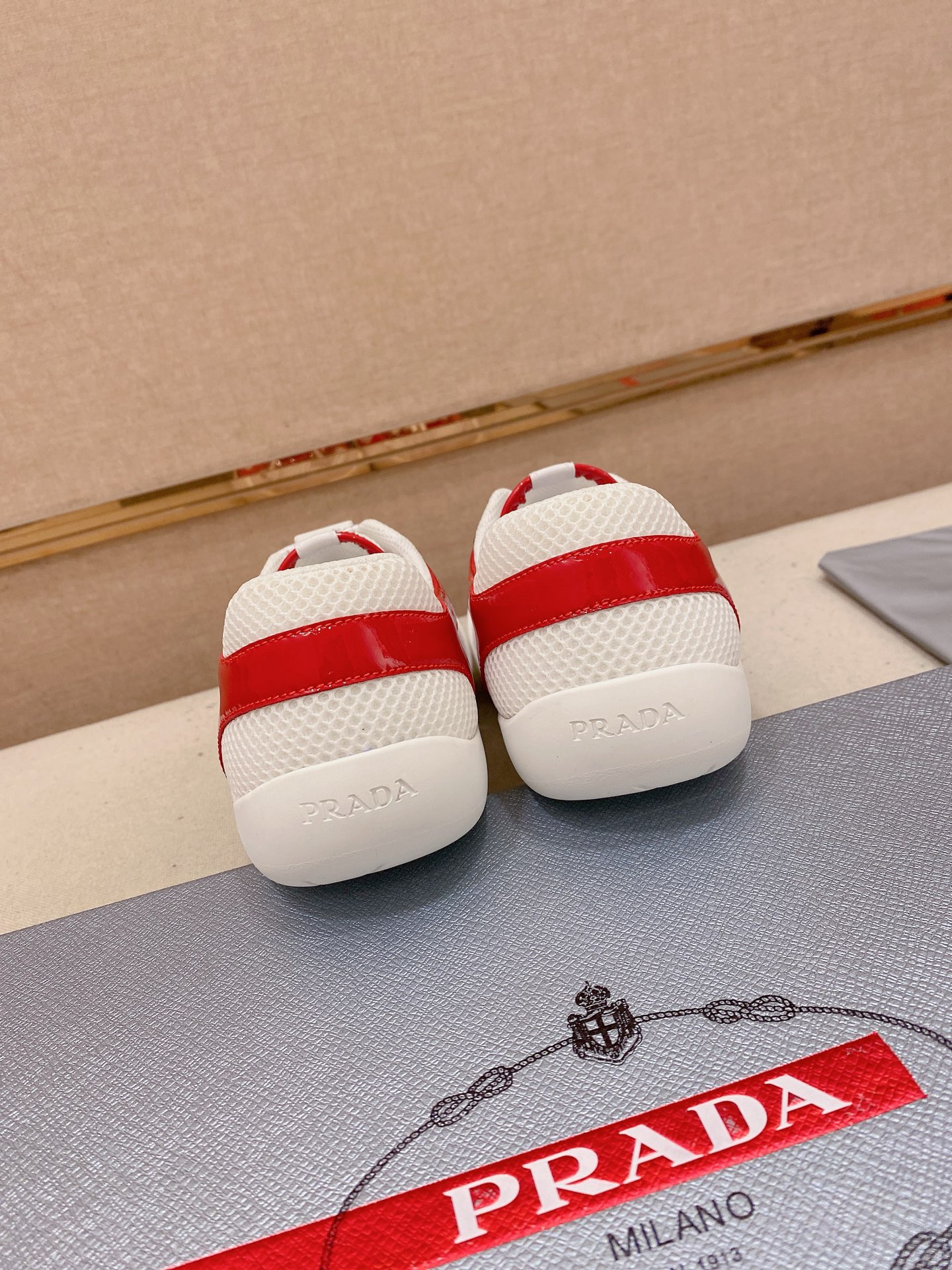 Prada Style Leather Men's Shoes style reference detail image 8 from source 781960