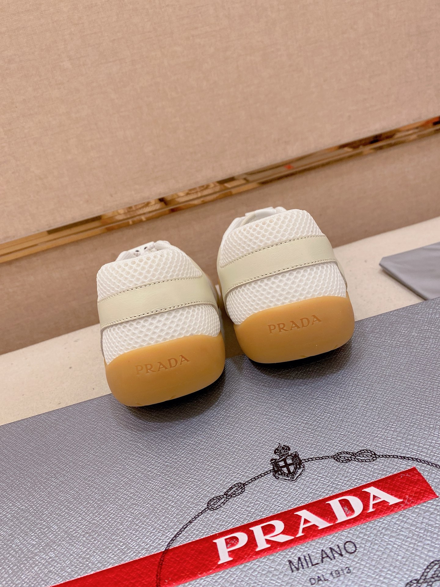 Prada Style Leather Men's Shoes style reference detail image 8 from source 781962
