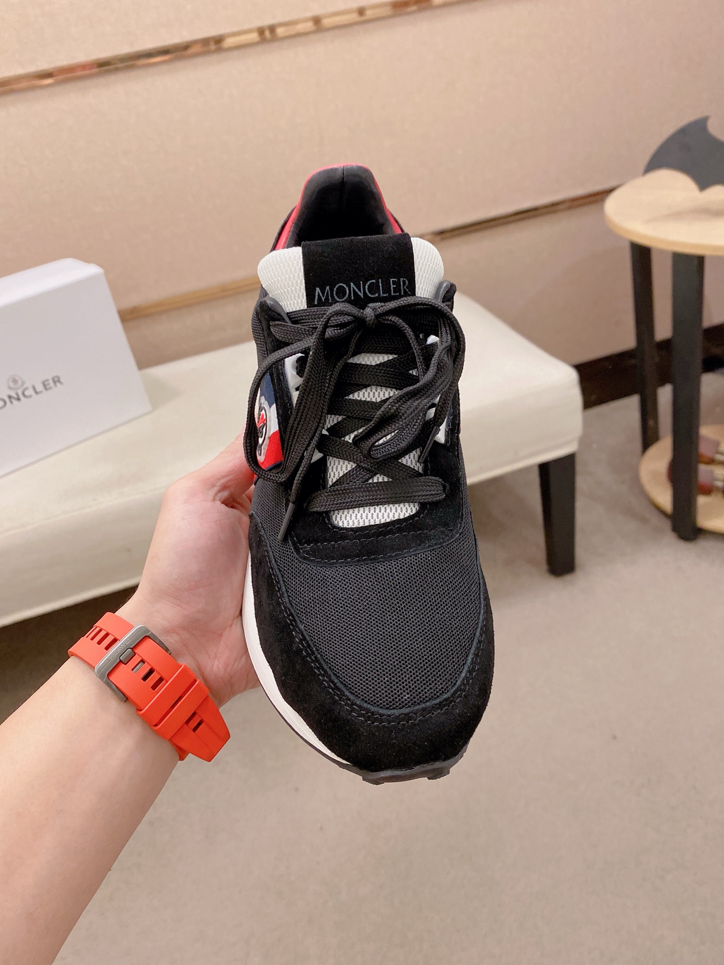 Moncler男 Style Leather Men's Shoes Lookbook Reference image 2