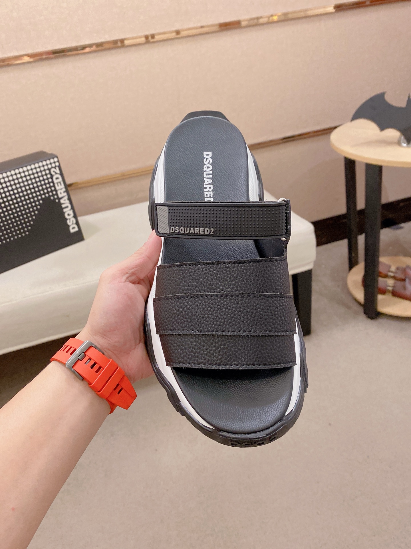 Moncler男 Style Leather Men's Shoes Lookbook Reference image 2