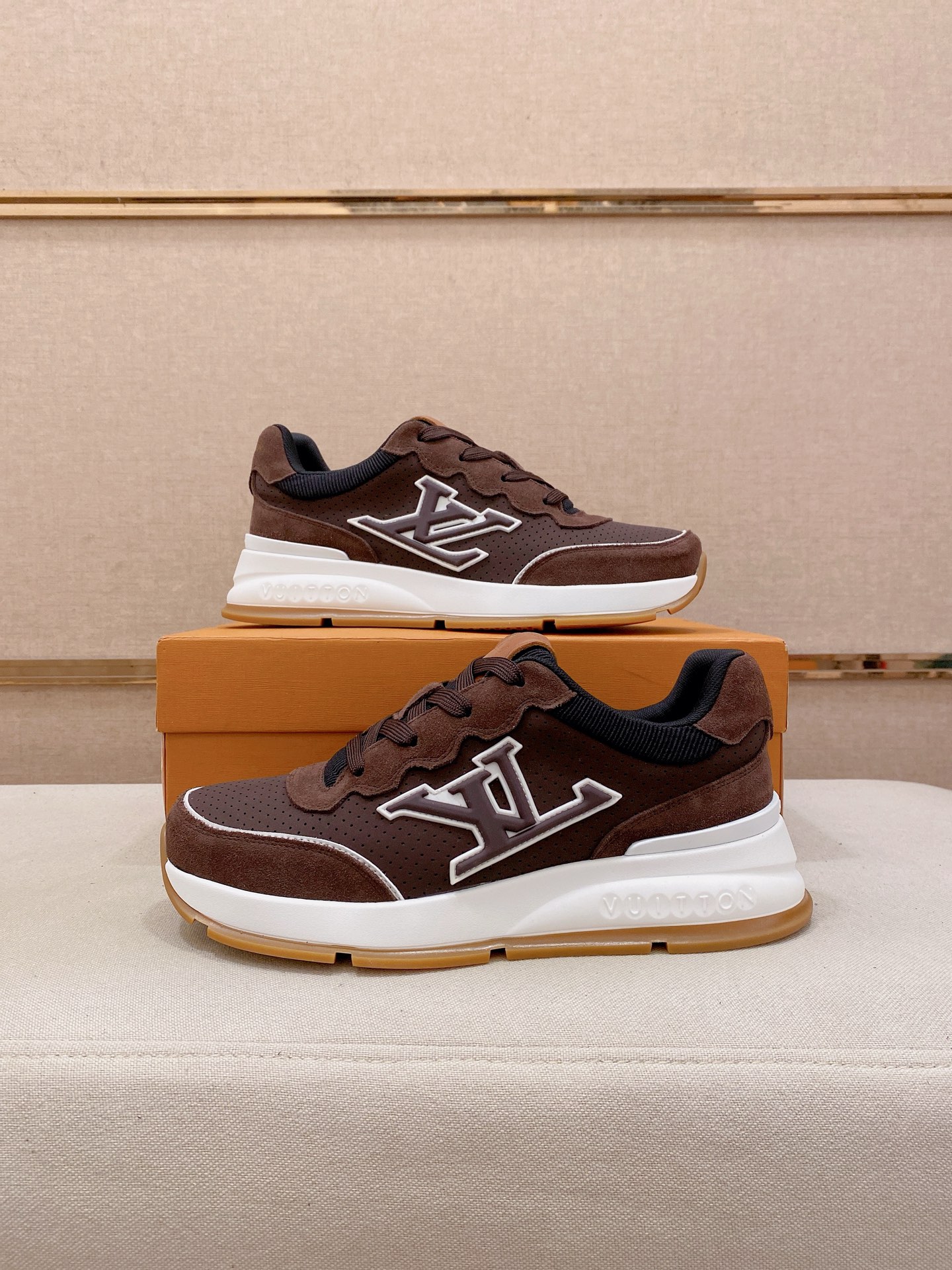 LV Style Leather Men's Shoes style reference detail image 7 from source 780817