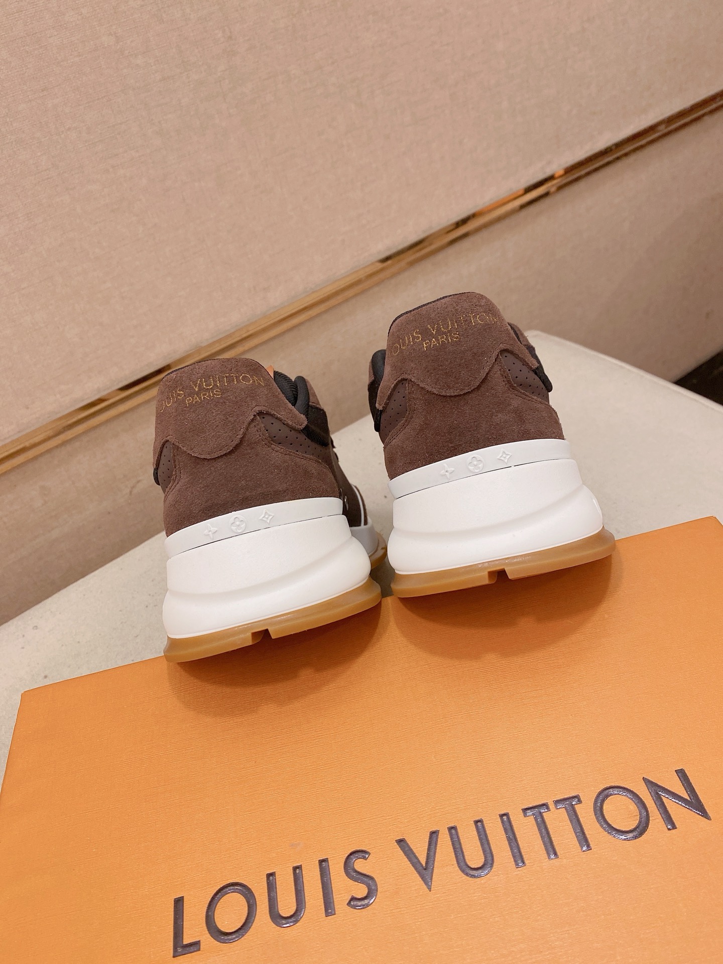 LV Style Leather Men's Shoes style reference detail image 8 from source 780817