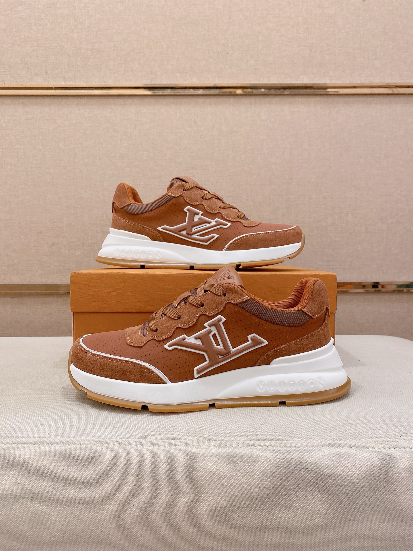 LV Style Leather Men's Shoes style reference detail image 7 from source 780818