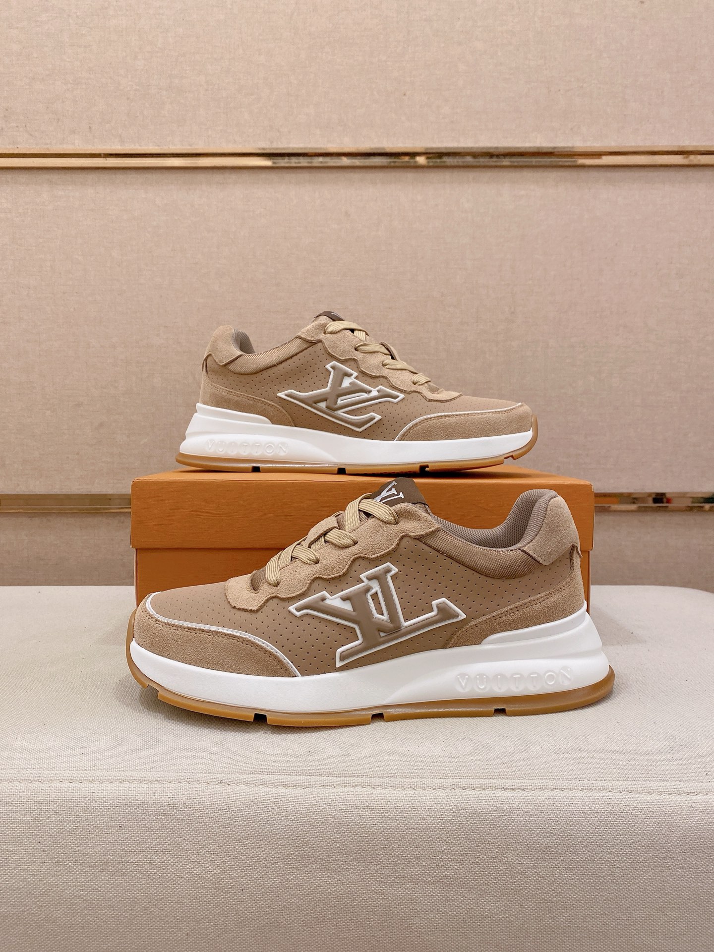 LV Style Leather Men's Shoes style reference detail image 7 from source 780819