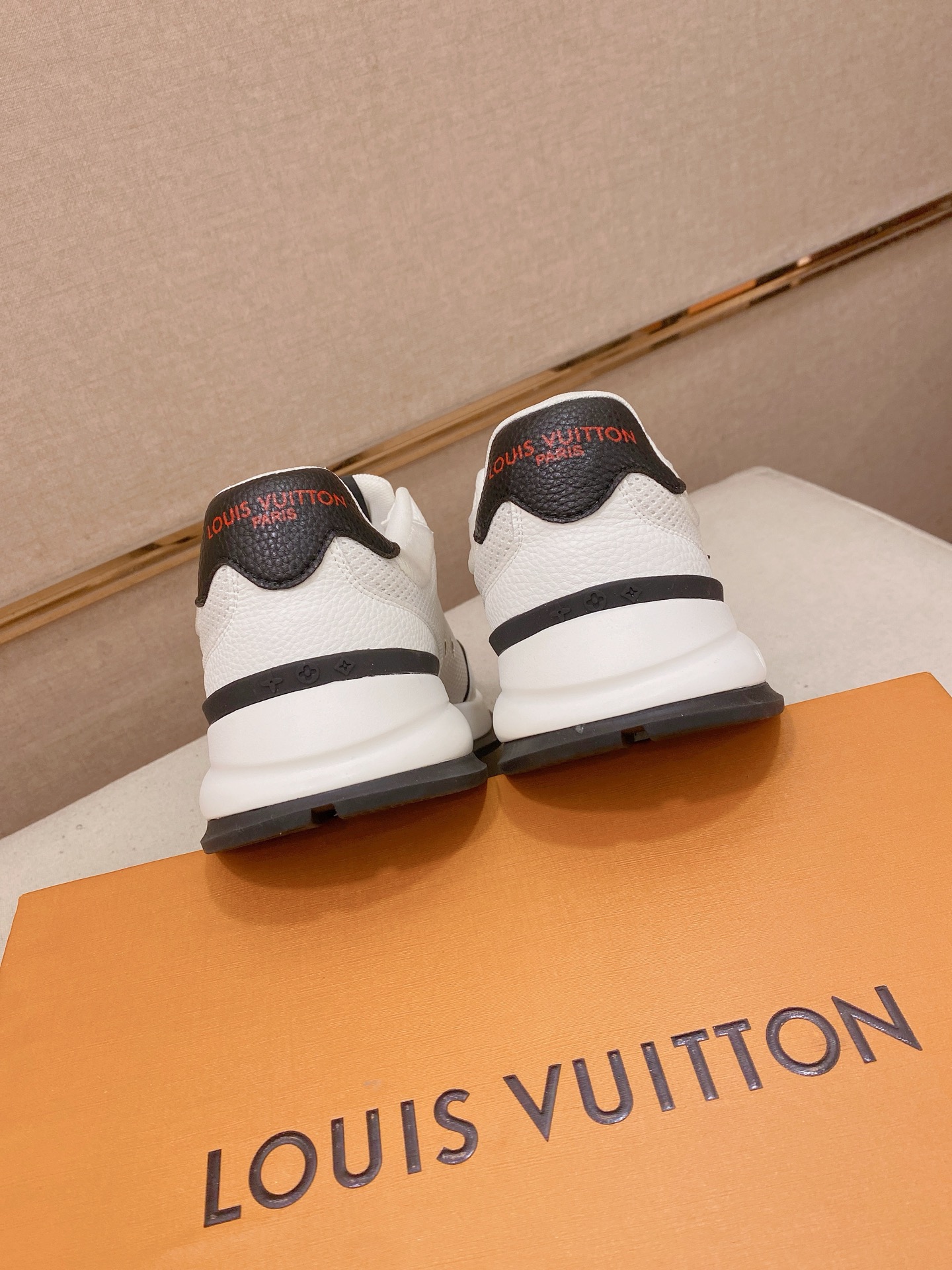 LV Style Leather Men's Shoes style reference detail image 8 from source 780823