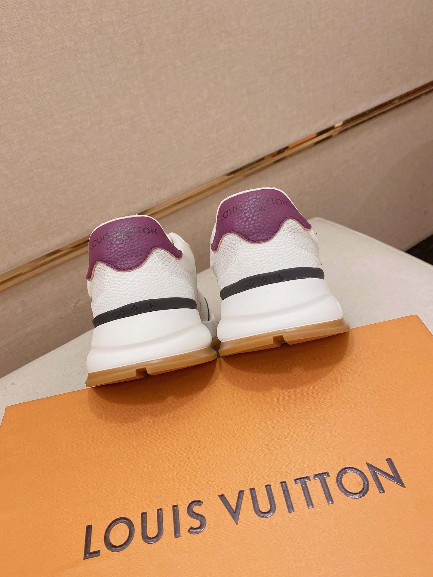 LV Style Leather Men's Shoes style reference detail image 8 from source 780824