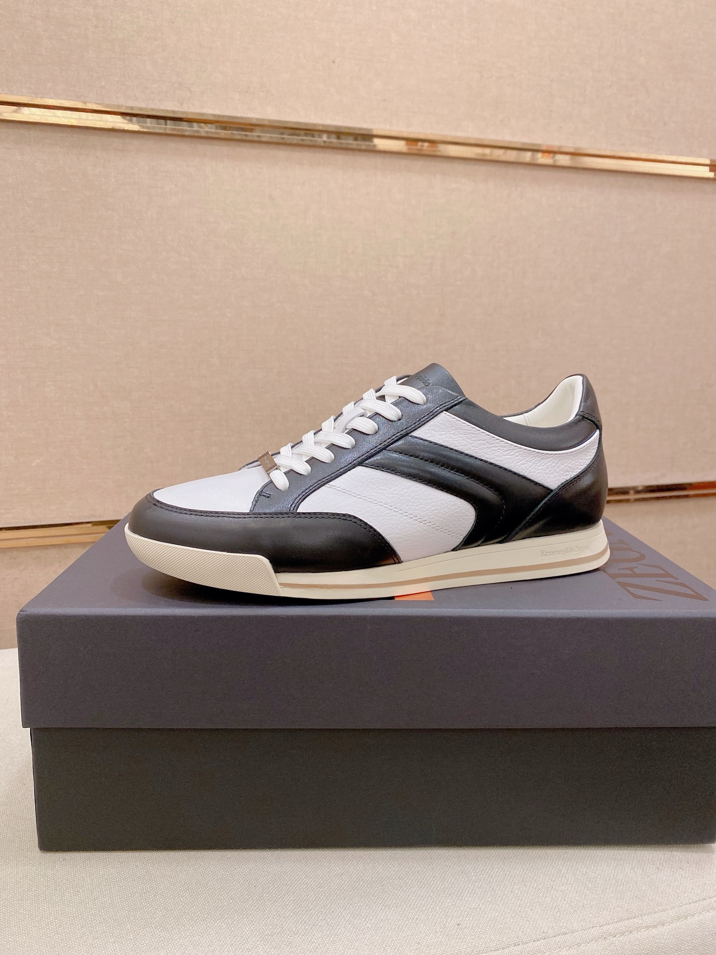 NO:829773,: High-quality Ermenegildo Zdgna Zegna's latest casual men's shoes, 1:1 comparison is welcome, a single model of Hong Kong counter casual shoes, counter quality, support inspection, high-quality workmanship, uppers made of imported Italian cowhide, breathable cowhide lining, original fashionable sports outsole, casual fashion, high-end quality, size 39-45,,zegna,cowhide19860909: 高品质Ermenegildo Zdgna 杰尼亚 最新休闲男鞋,欢迎1:1对比,爆单款香港专柜休闲鞋,专柜品质,支持验货,优质做工,鞋面采用意大利进口胎牛皮, 透气牛皮内里,原版时尚运动大底 ,休闲时尚,高端品质,码数39-45,,zegna,cowhide,Men's shoes