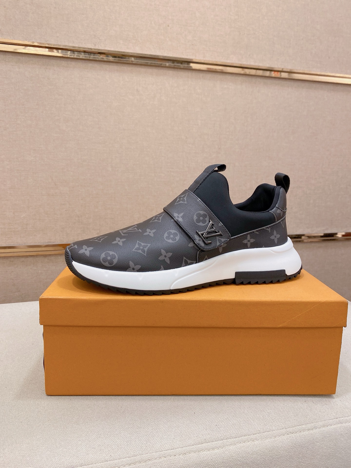 LV Style Men's Shoes Lookbook Reference image 1