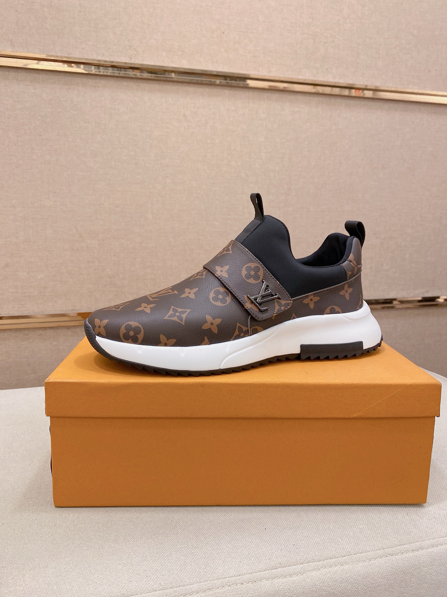 LV Style Men's Shoes Lookbook Reference image 1