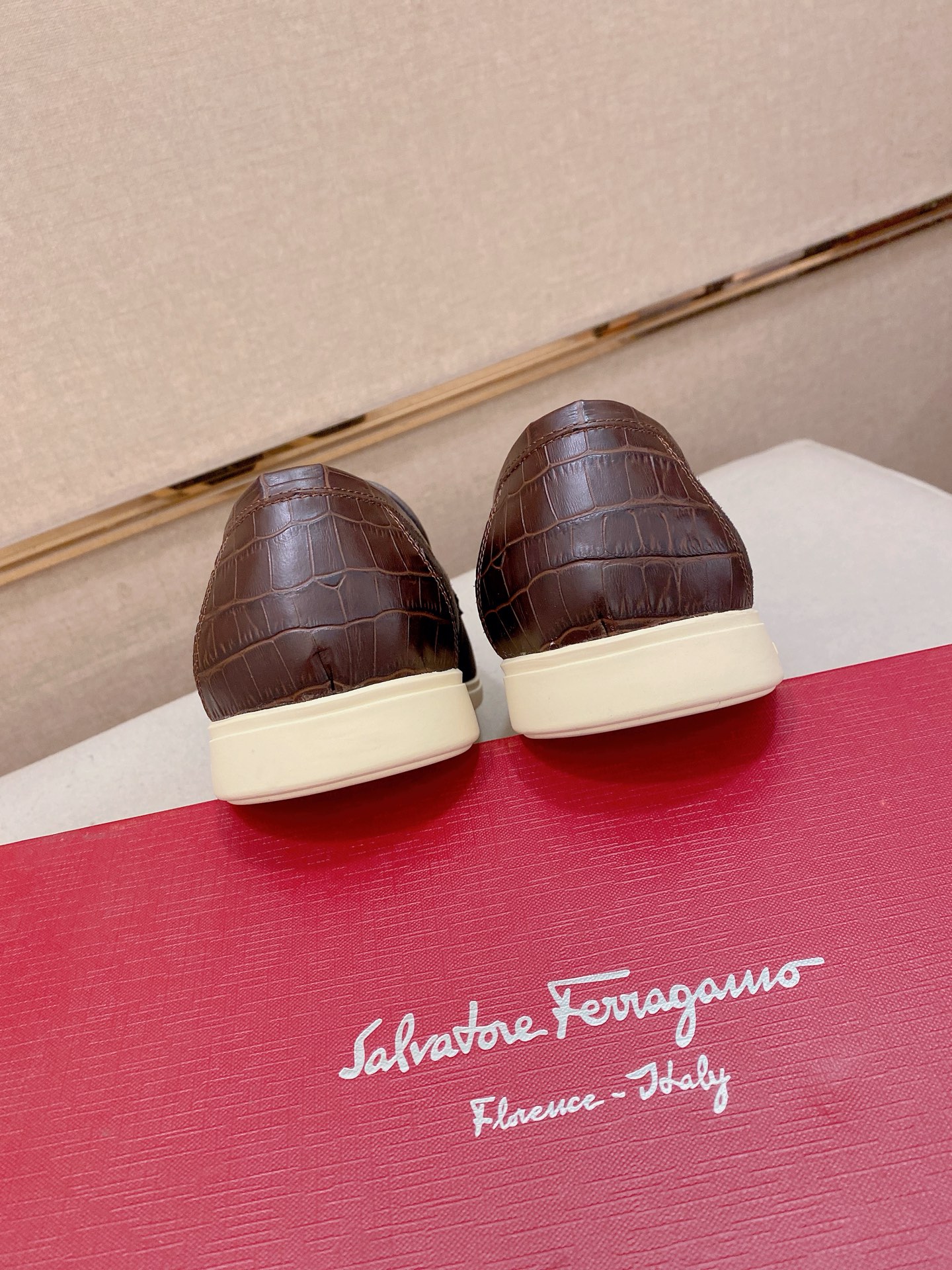 Ferragamo Style Leather Men's Shoes Men's Shoes Men's Shoes detail image 9 from source 783462