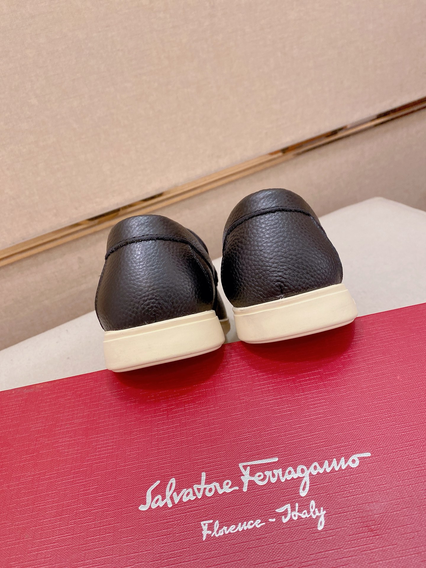 Ferragamo Style Leather Men's Shoes Men's Shoes Men's Shoes detail image 9 from source 783468