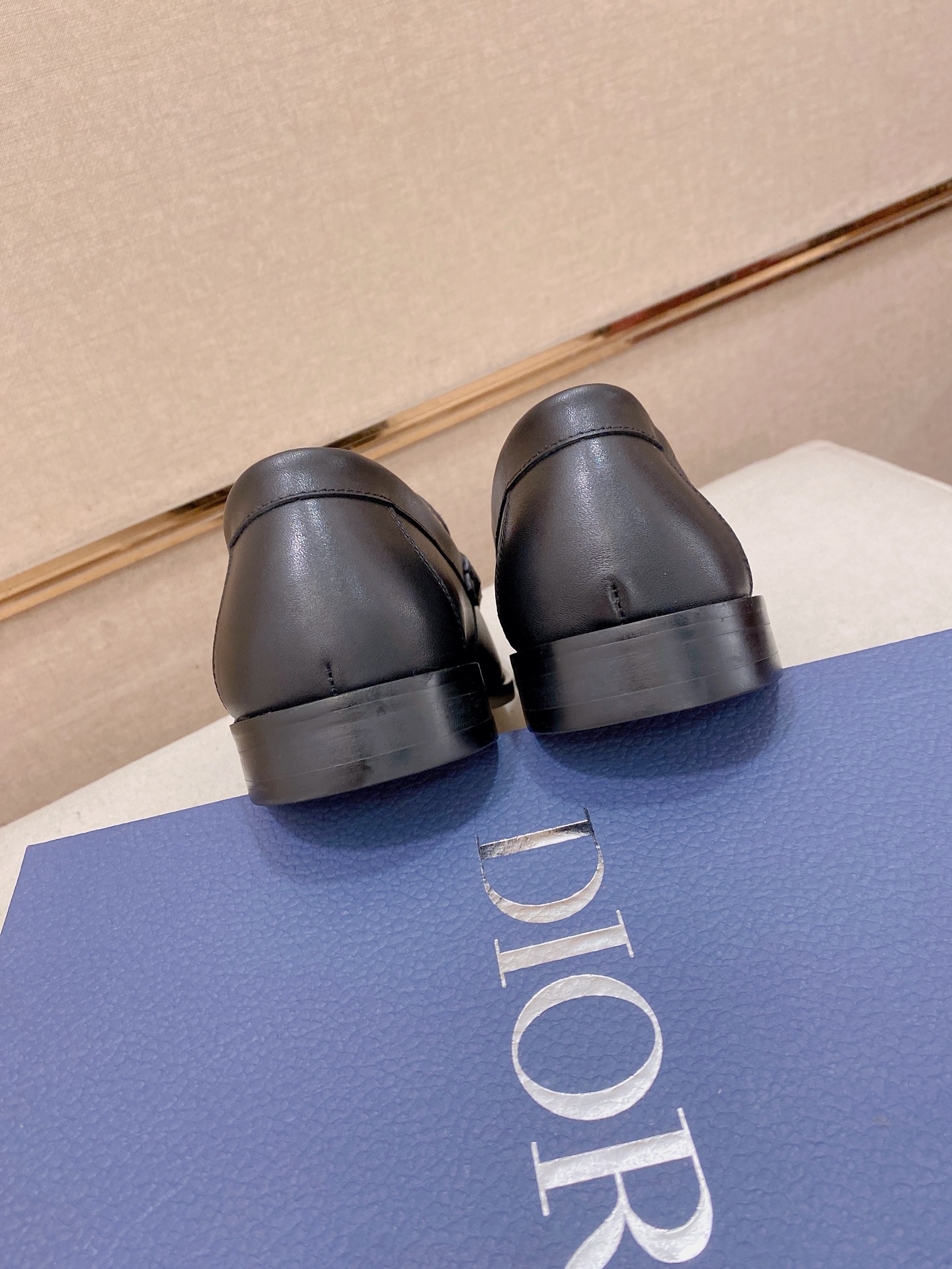 Dior Style Leather Men's Shoes style reference detail image 9 from source 782379