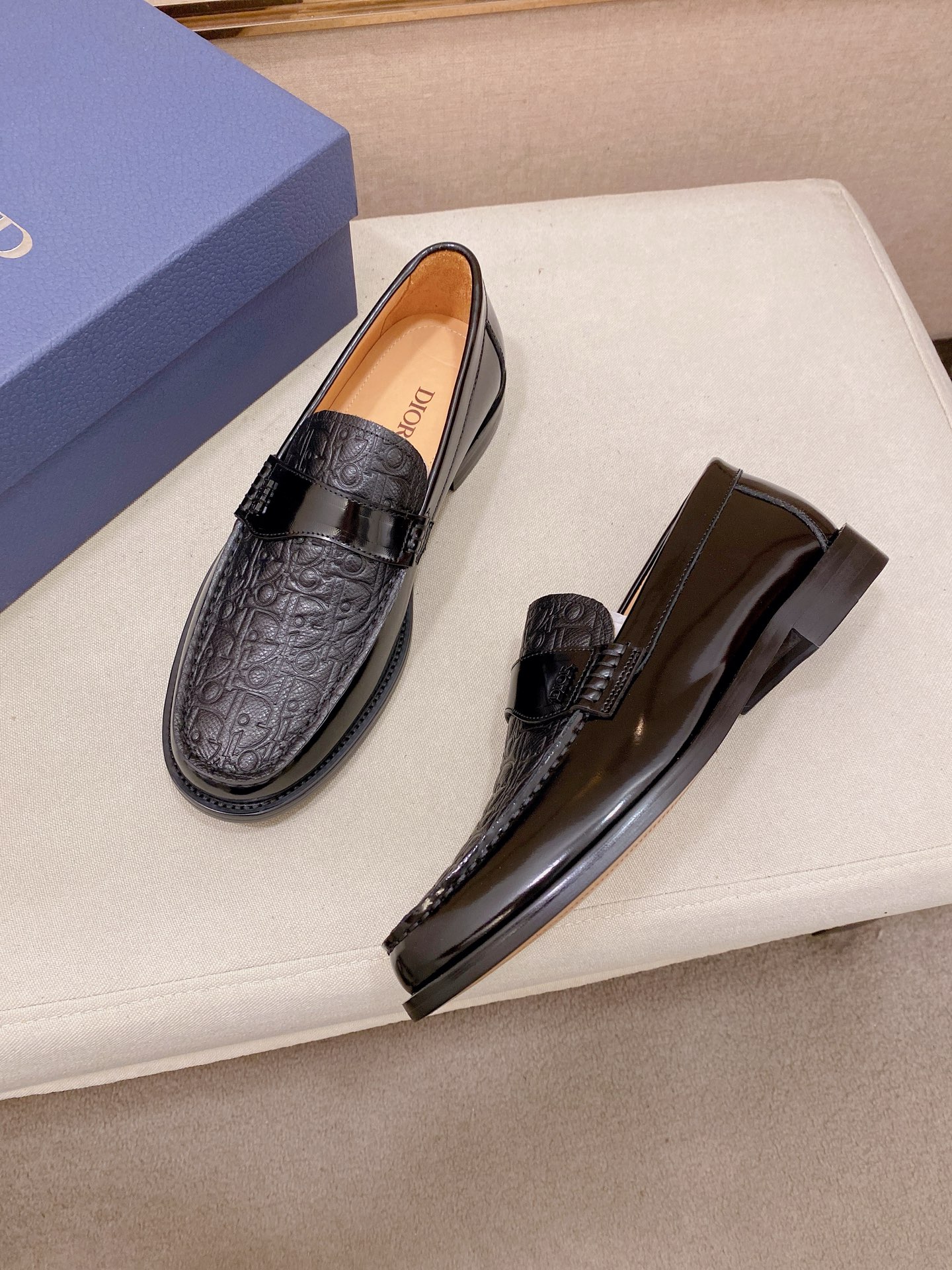 Dior Style Leather Men's Shoes style reference detail image 7 from source 782382