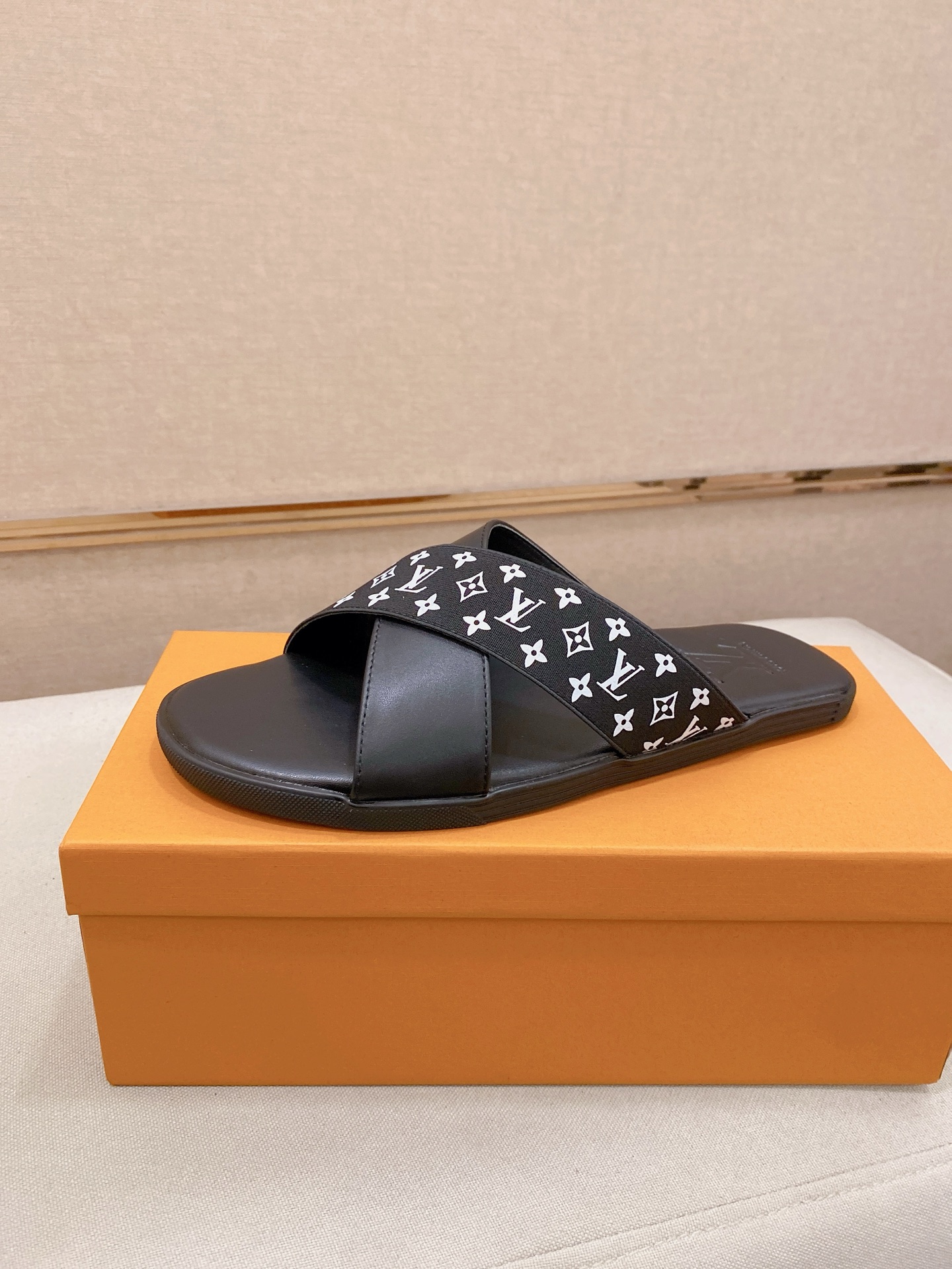 LV Style Leather Men's Shoes style reference detail image 1 from source 780872
