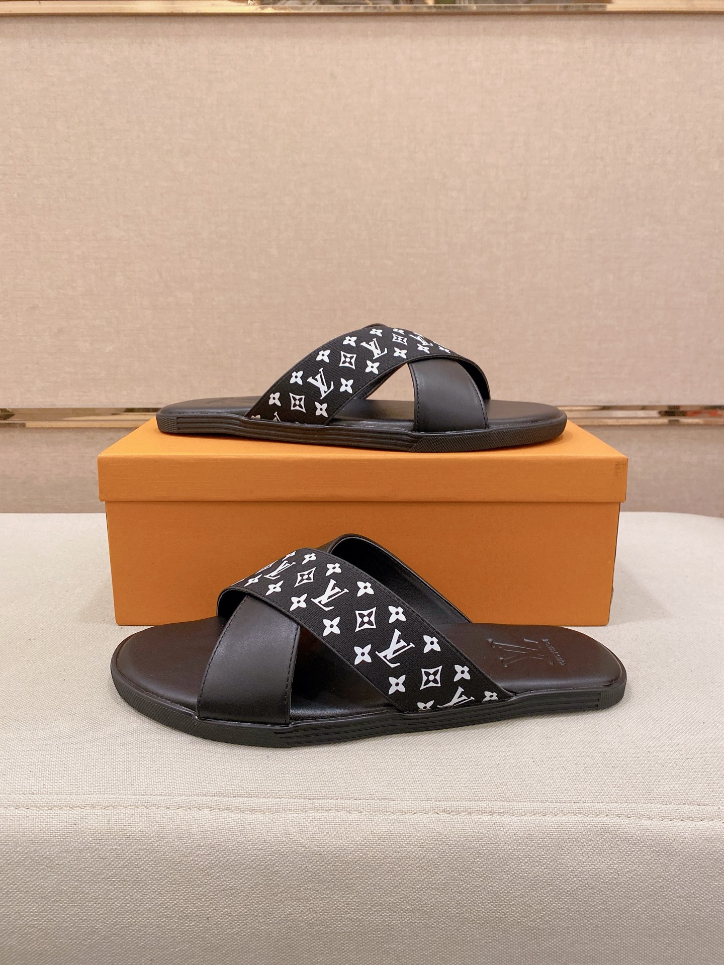 LV Style Leather Men's Shoes style reference detail image 6 from source 780872