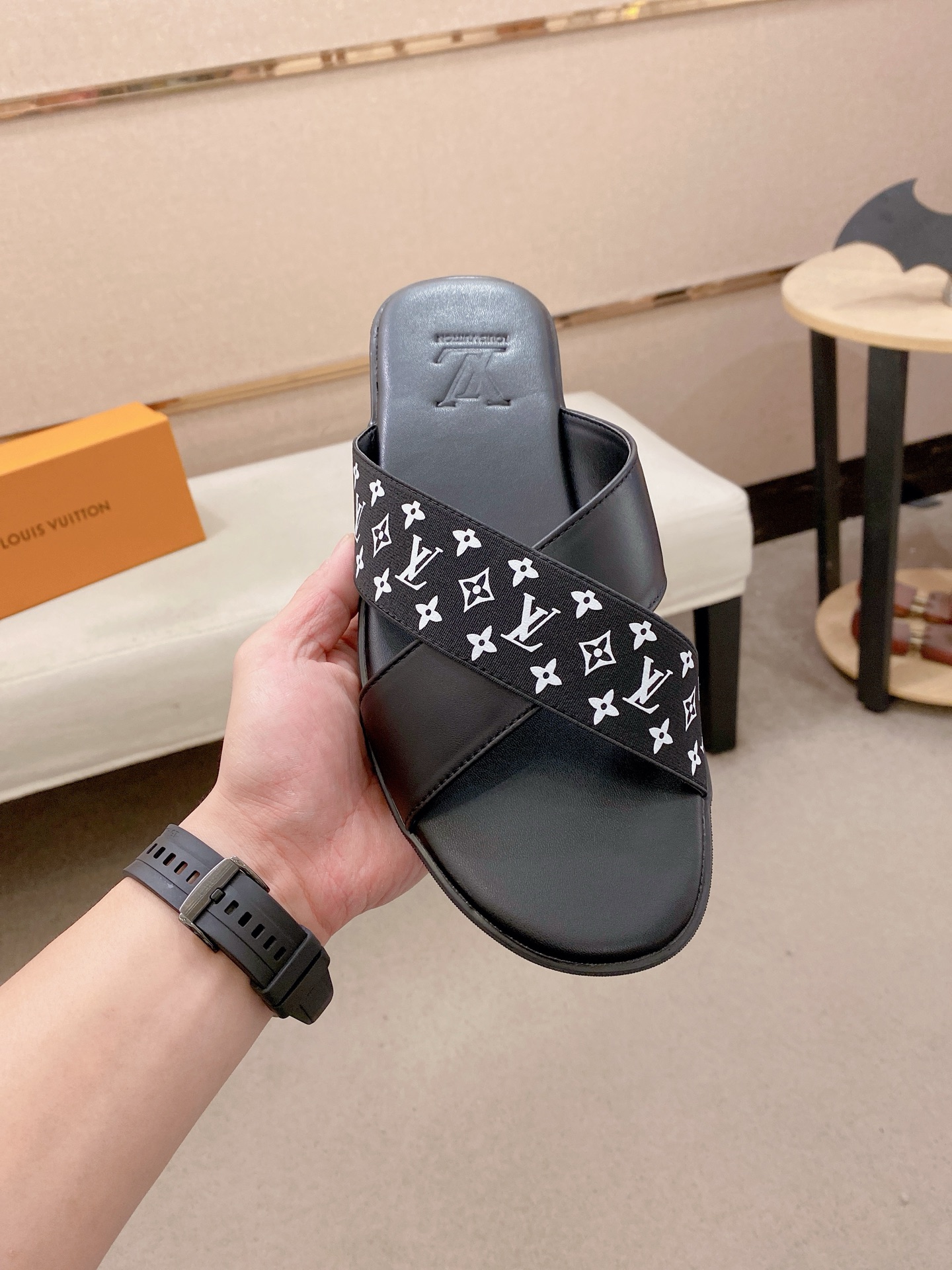 LV Style Leather Men's Shoes style reference detail image 2 from source 780872