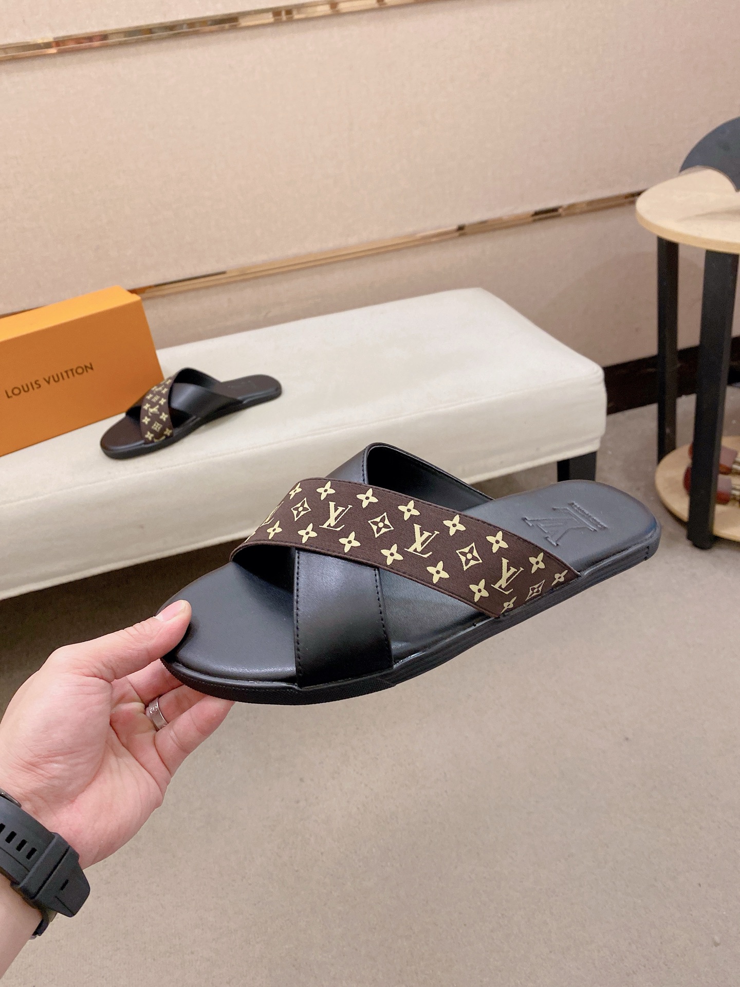 LV Style Leather Men's Shoes style reference detail image 3 from source 780874