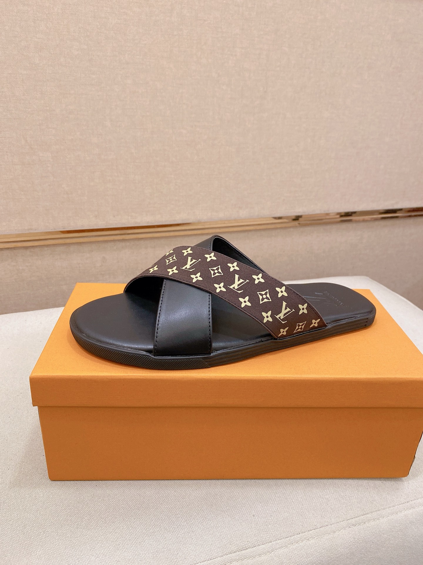 LV Style Leather Men's Shoes style reference detail image 1 from source 780874