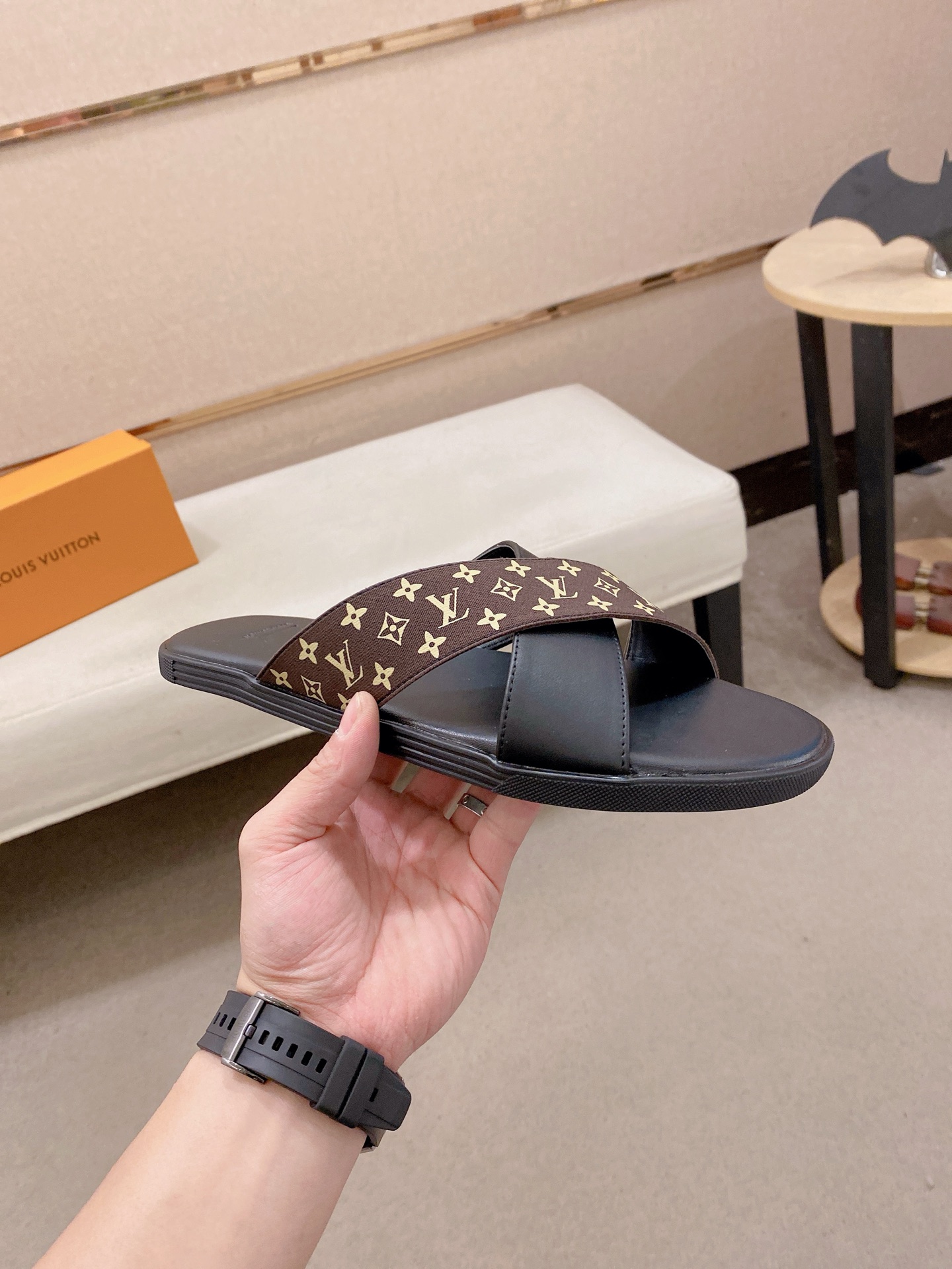 LV Style Leather Men's Shoes style reference detail image 4 from source 780874