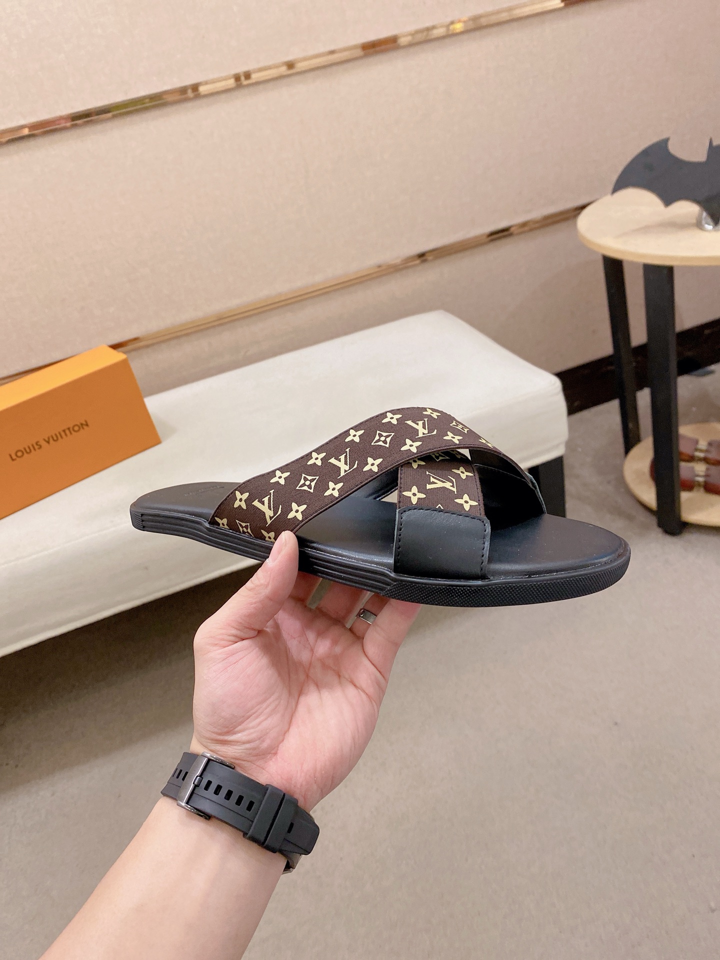 LV Style Leather Men's Shoes style reference detail image 4 from source 780877