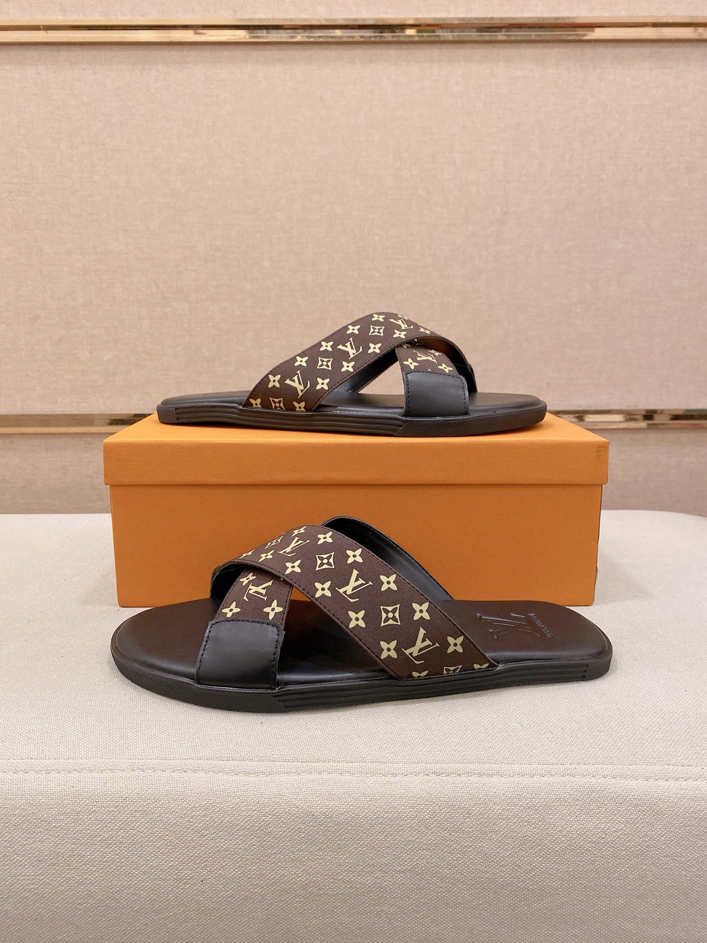 LV Style Leather Men's Shoes style reference detail image 7 from source 780877