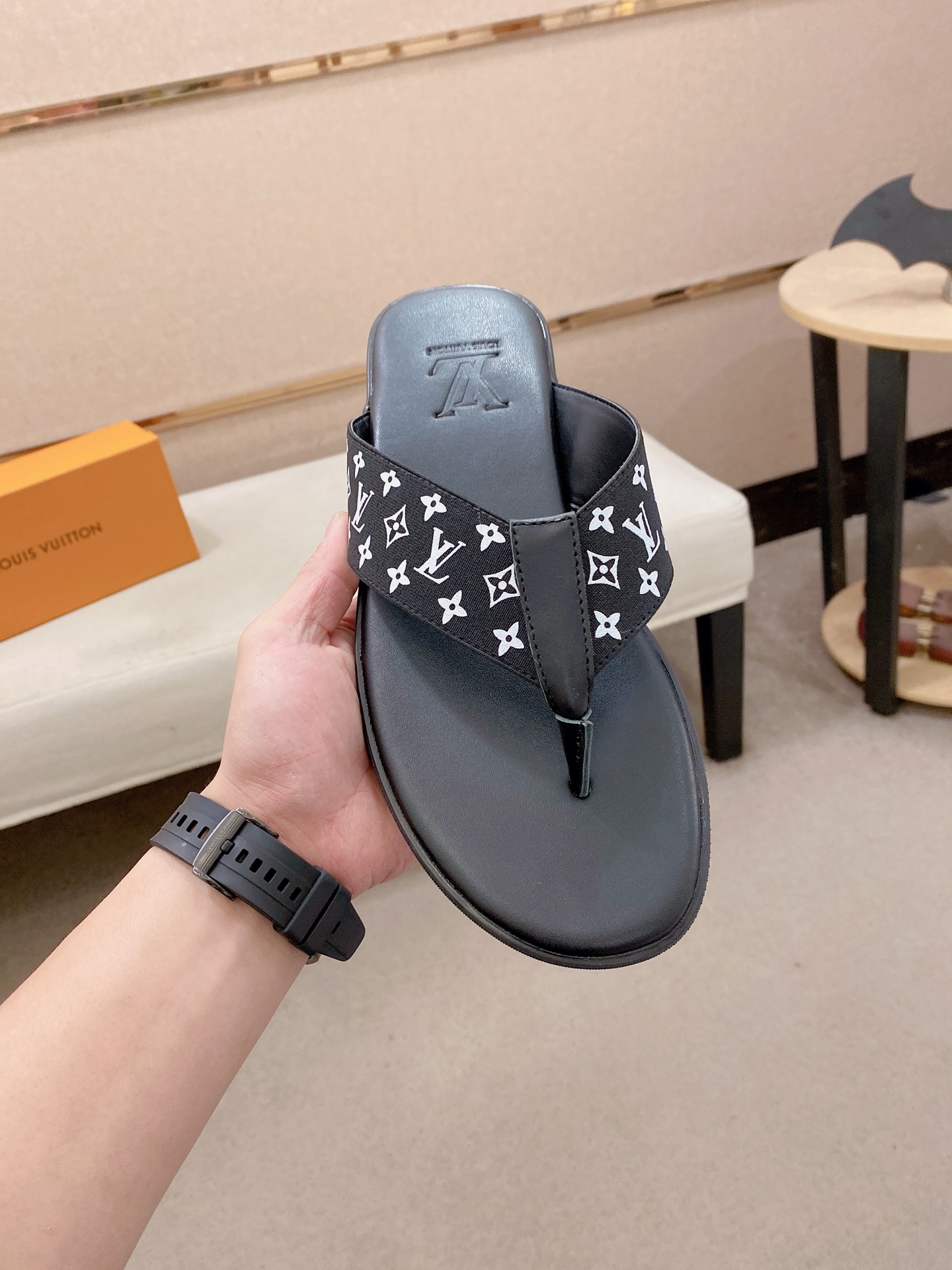 LV Style Leather Men's Shoes style reference detail image 2 from source 780878